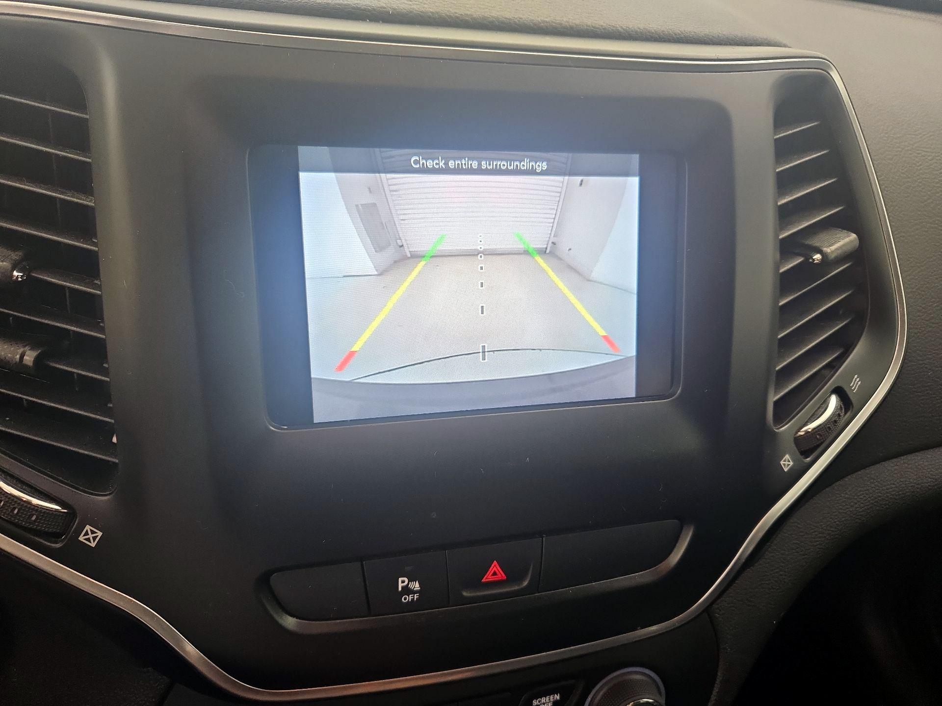 Thumbnail: 2020 Jeep Cherokee - 14