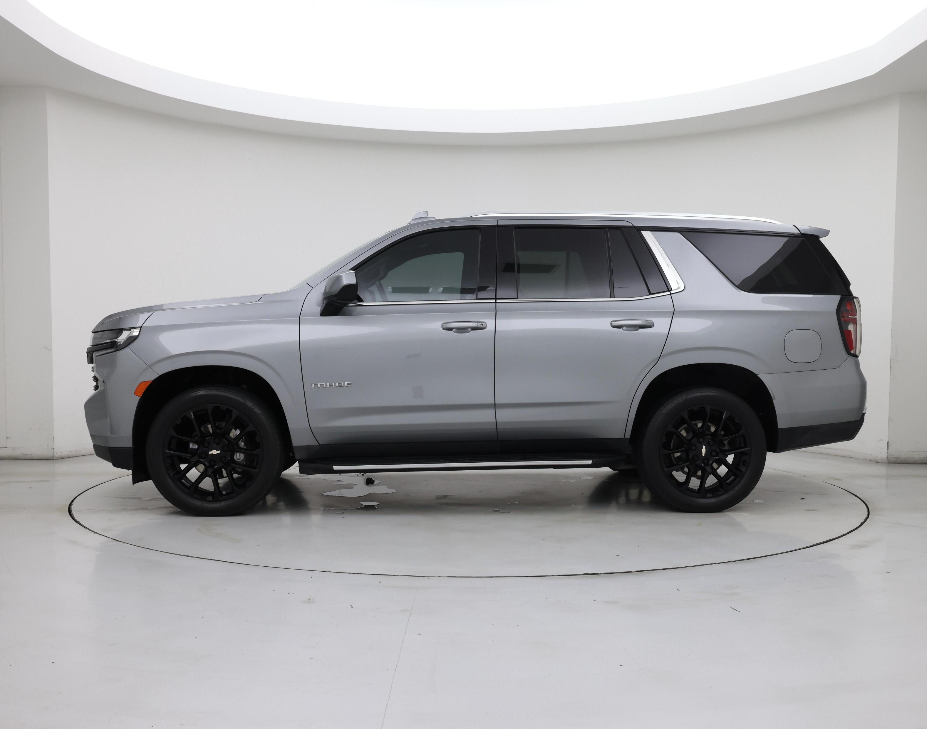 Thumbnail: 2023 Chevrolet Tahoe - 3