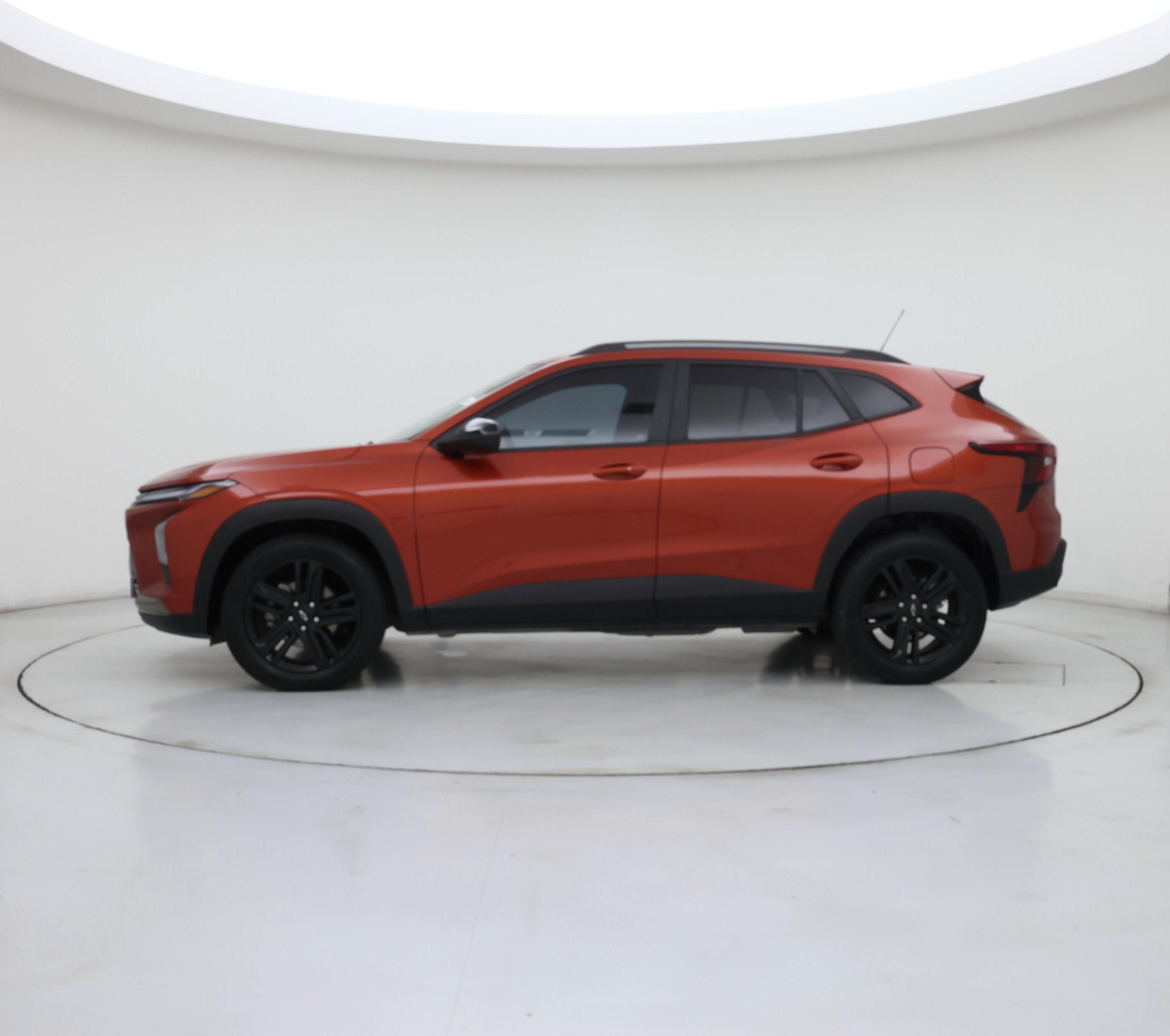 Thumbnail: 2024 Chevrolet Trax - 3