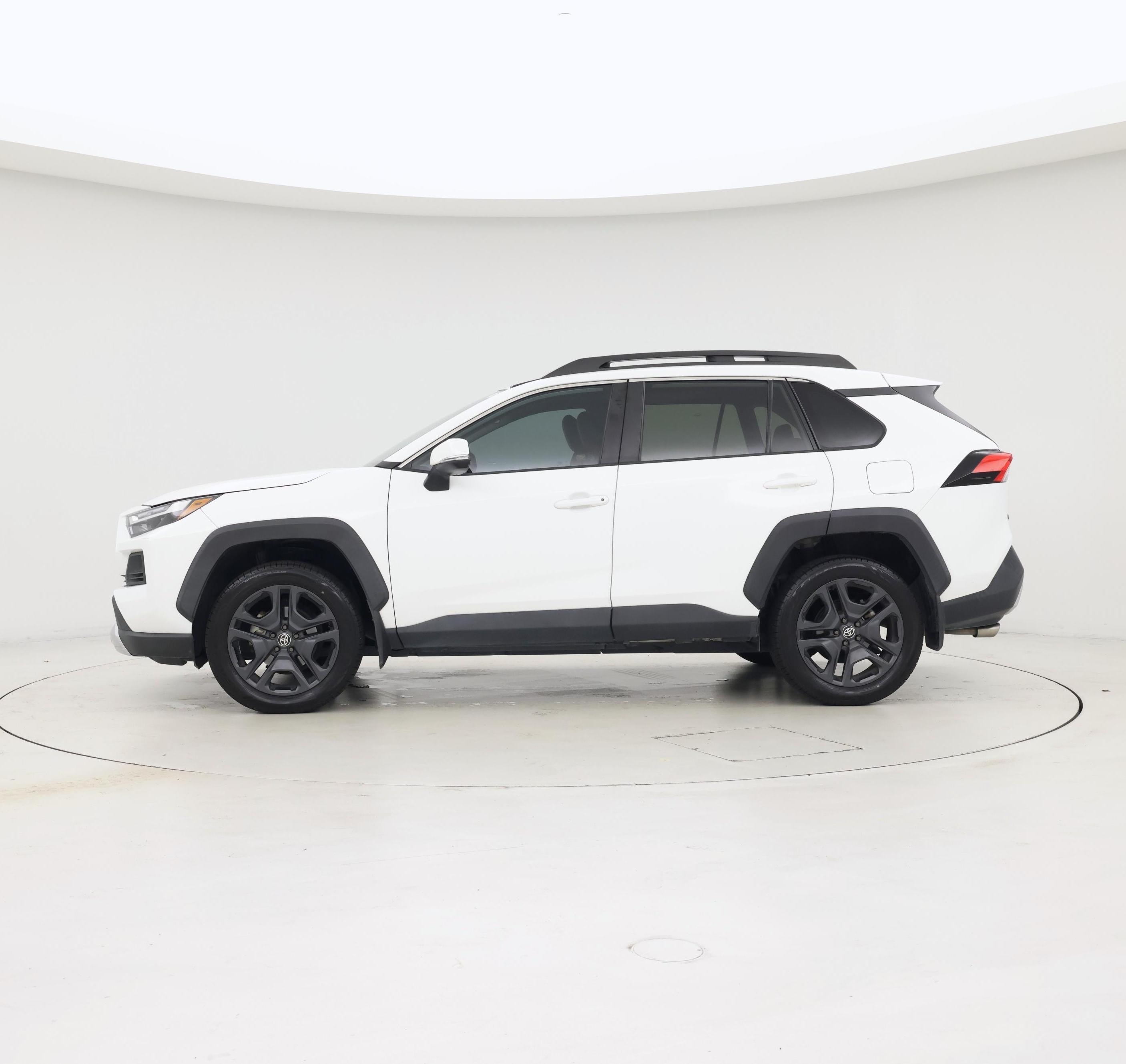 Thumbnail: 2022 Toyota RAV4 - 3