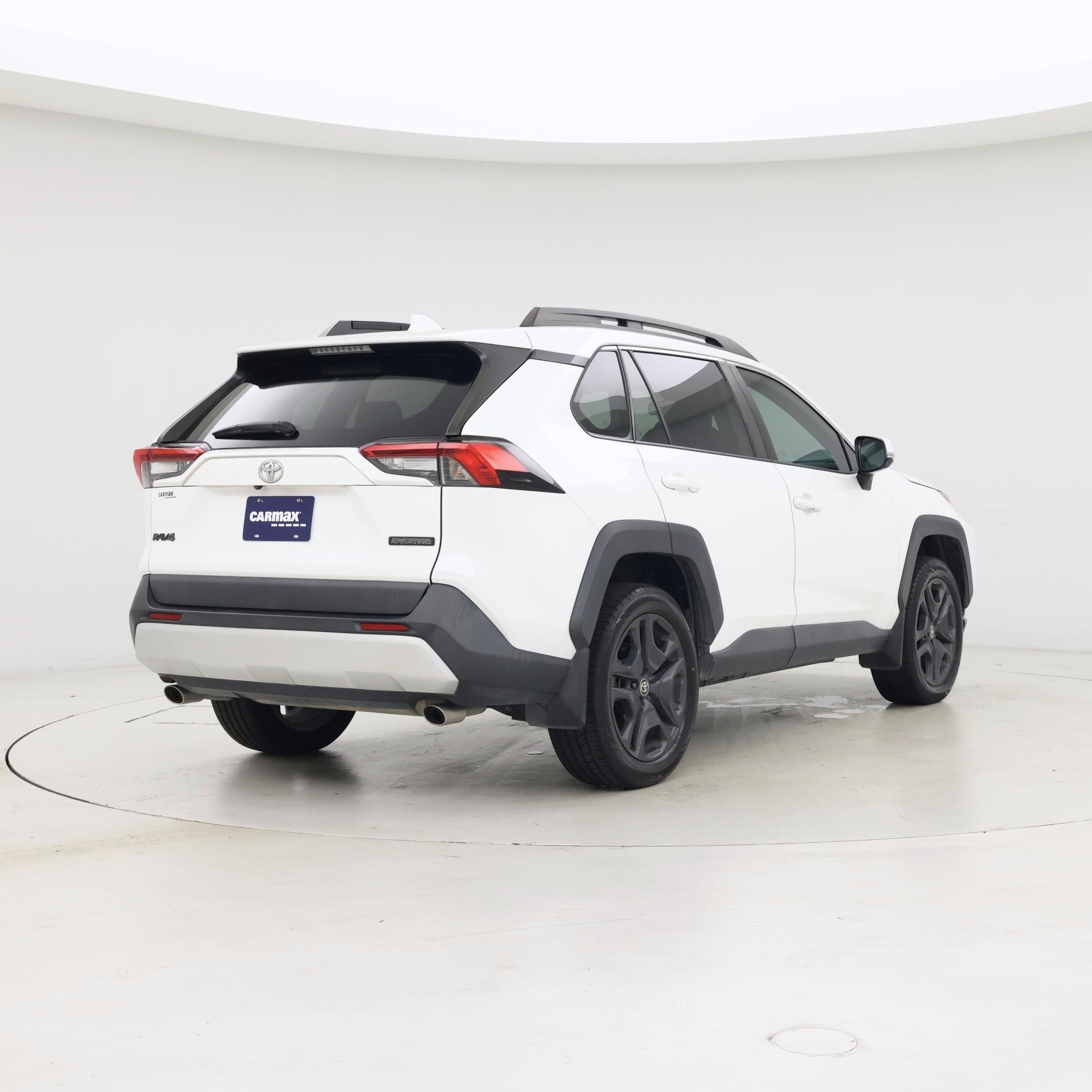 Thumbnail: 2022 Toyota RAV4 - 8