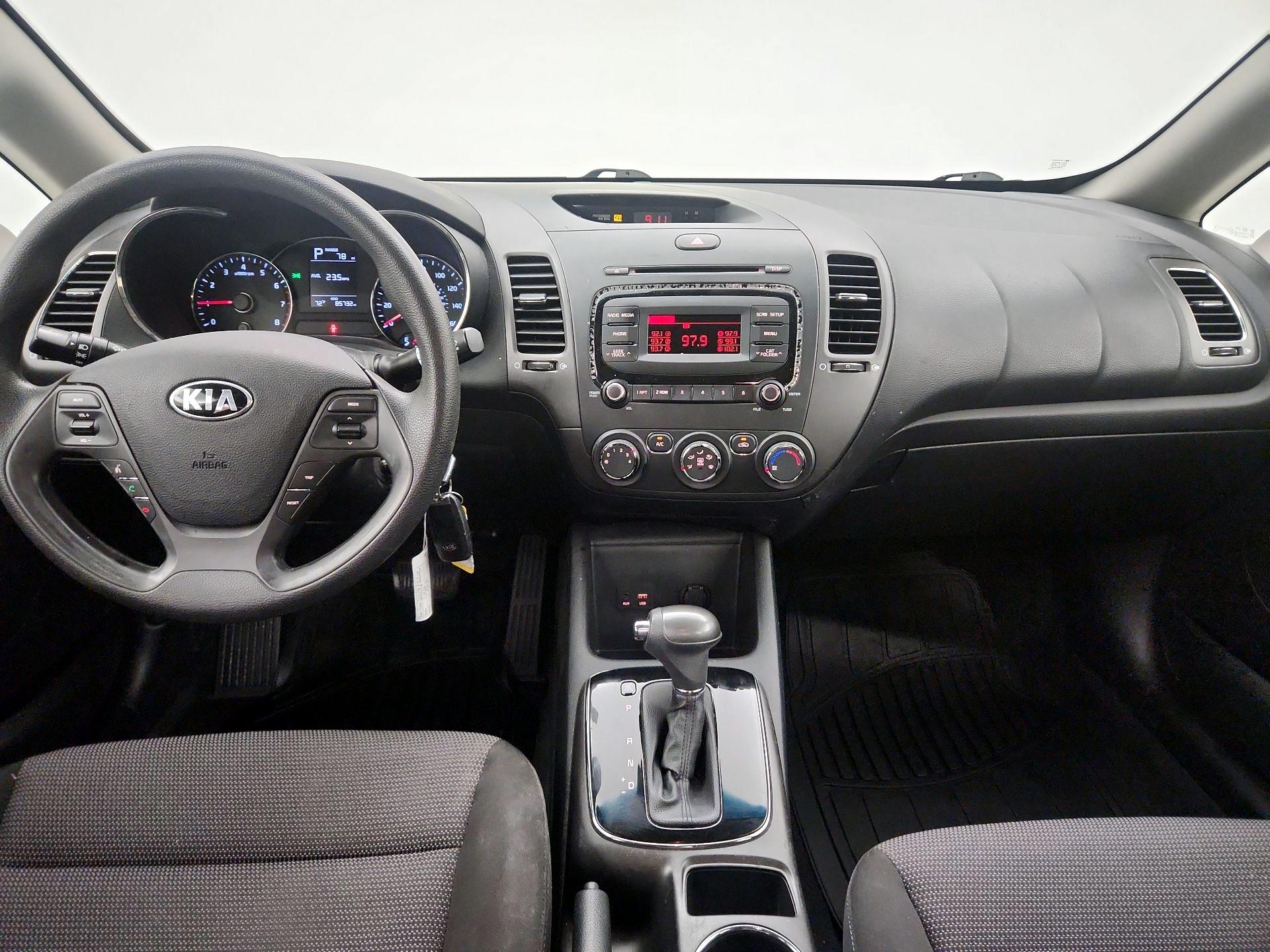 Thumbnail: 2017 Kia Forte - 9