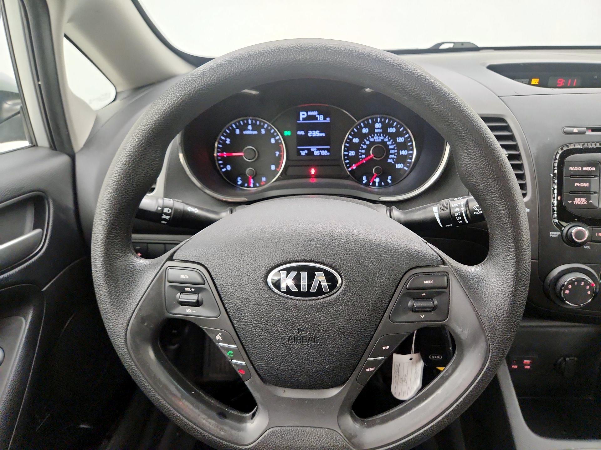 Thumbnail: 2017 Kia Forte - 10