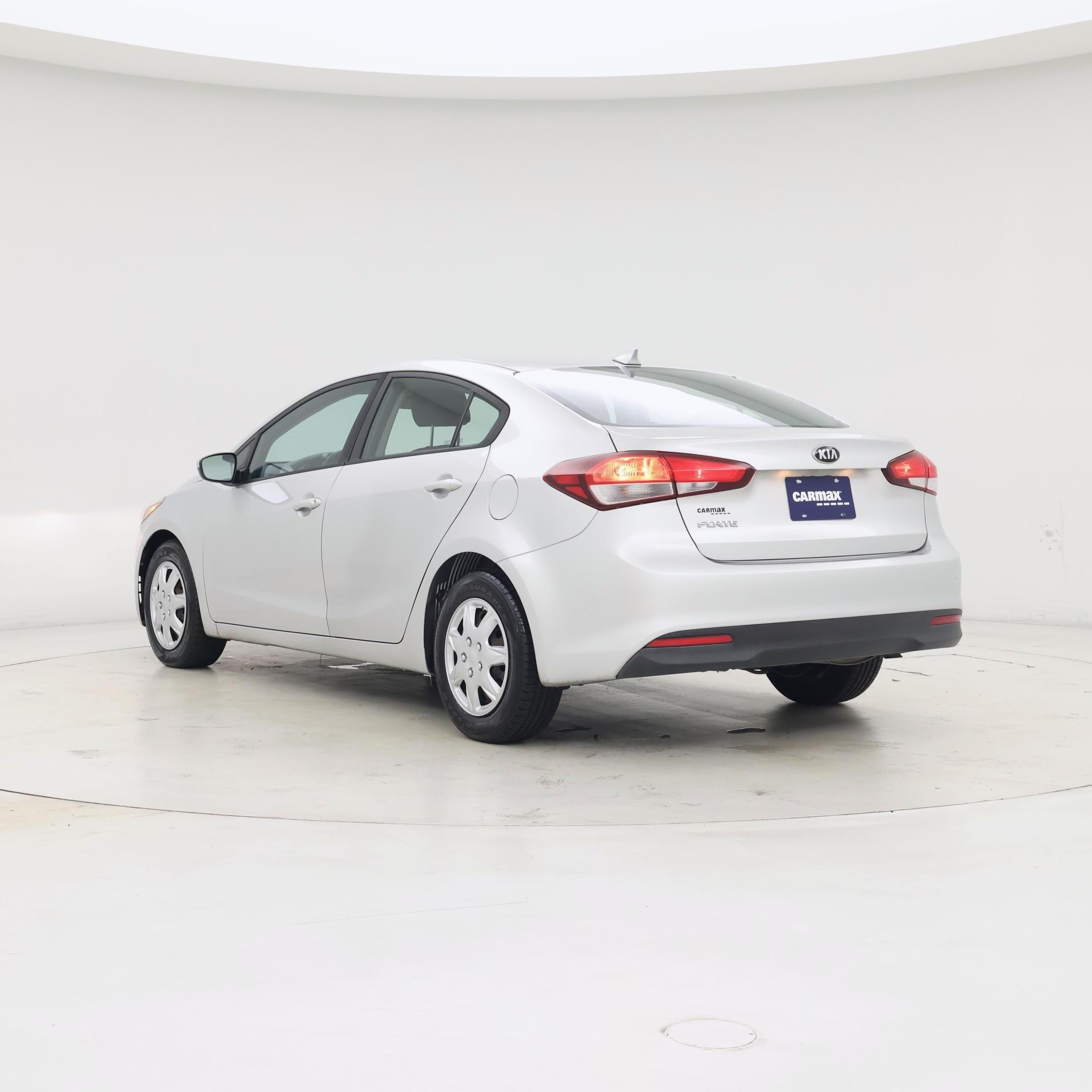 Thumbnail: 2017 Kia Forte - 2