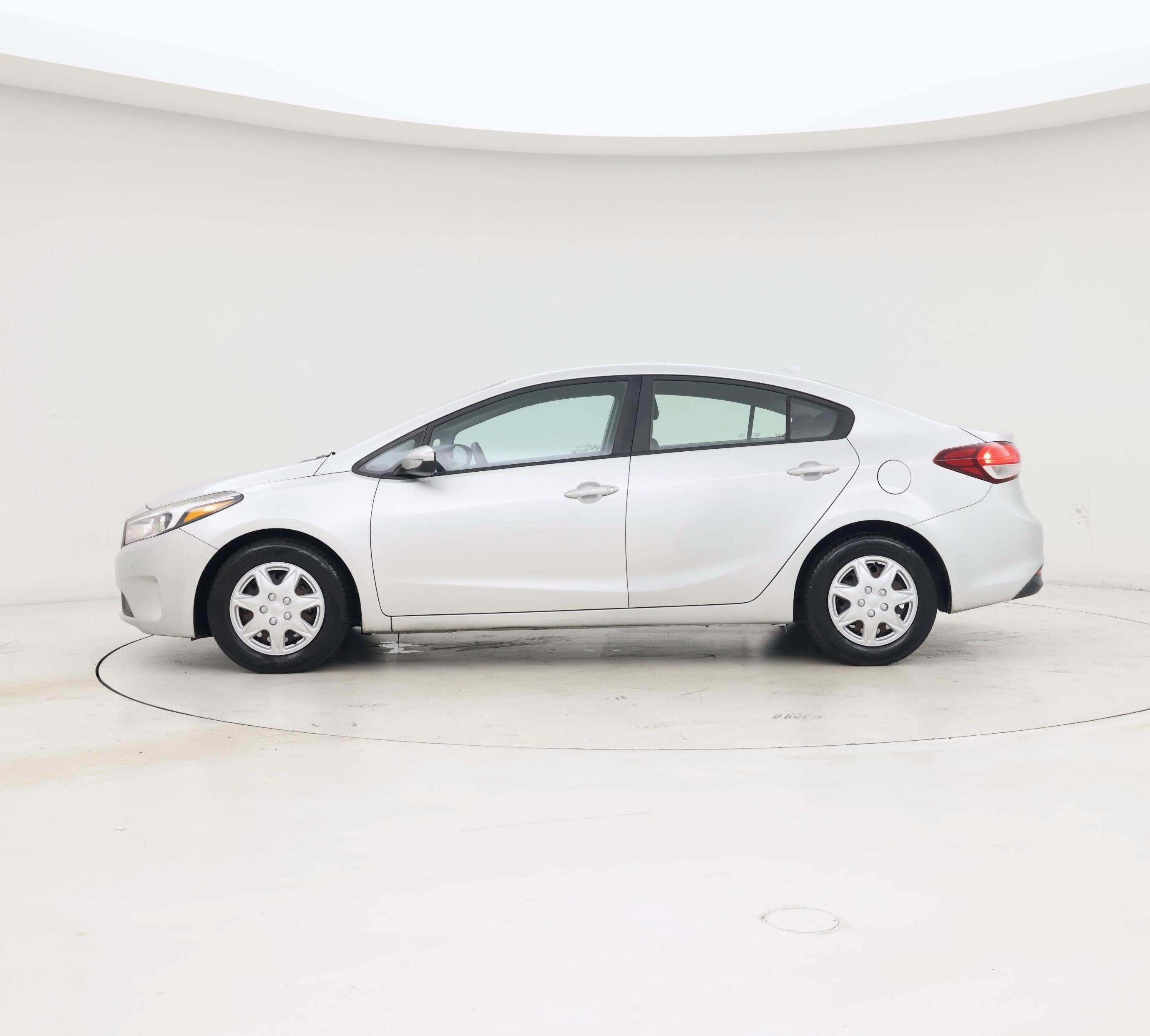 Thumbnail: 2017 Kia Forte - 3