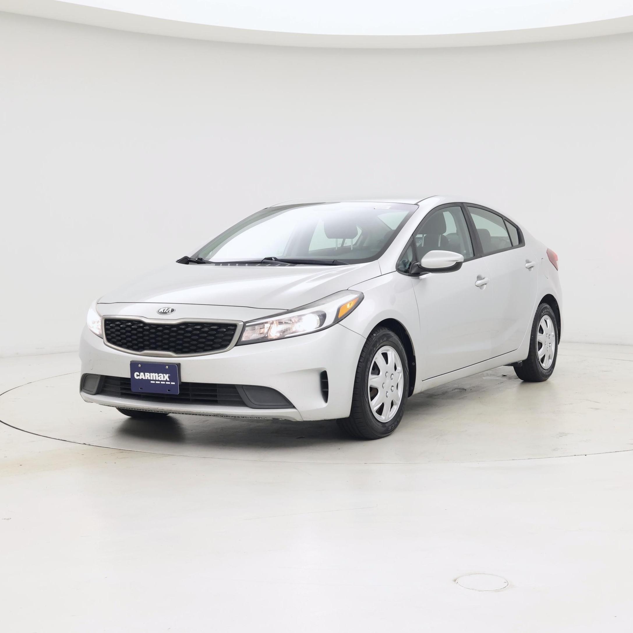 Thumbnail: 2017 Kia Forte - 4