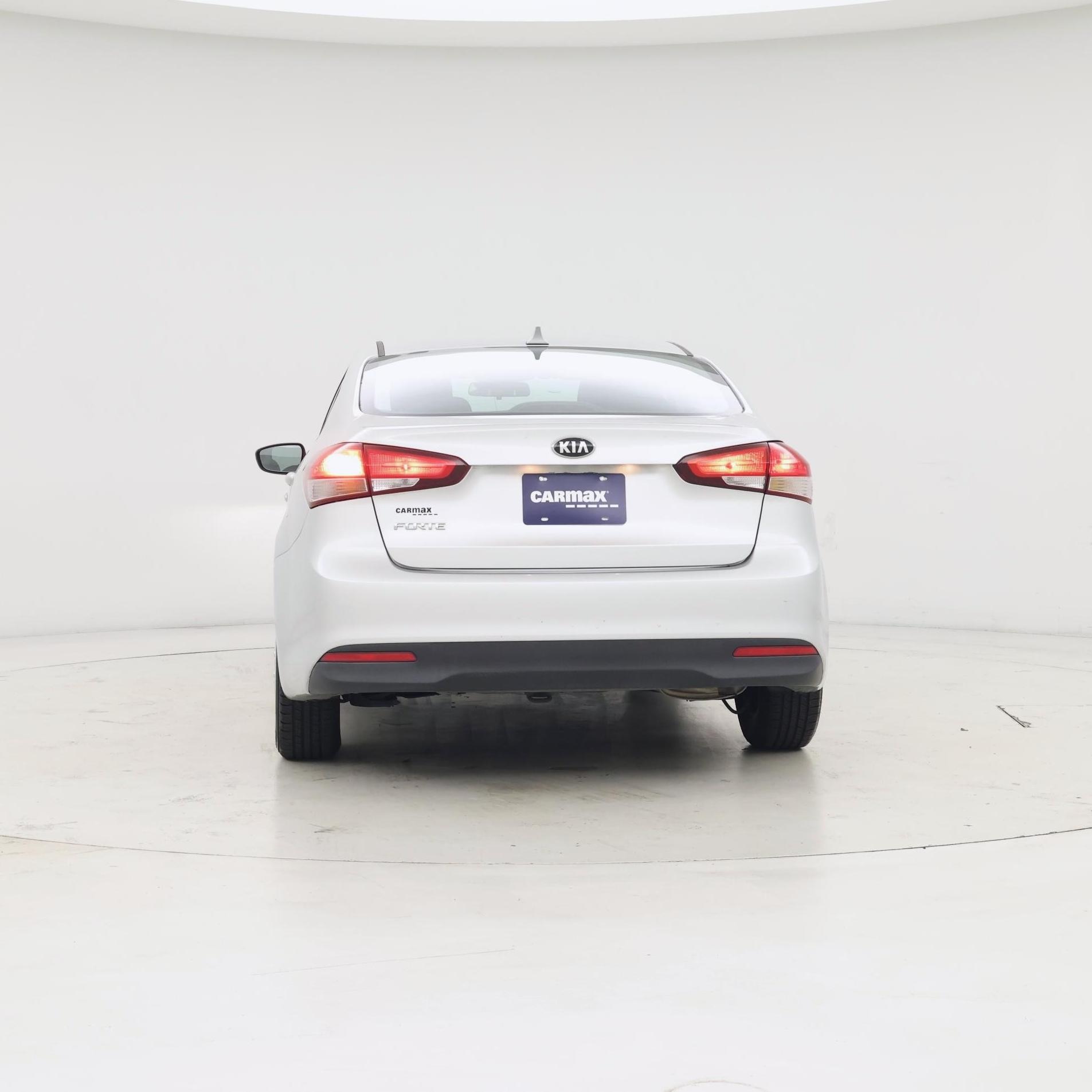 Thumbnail: 2017 Kia Forte - 6