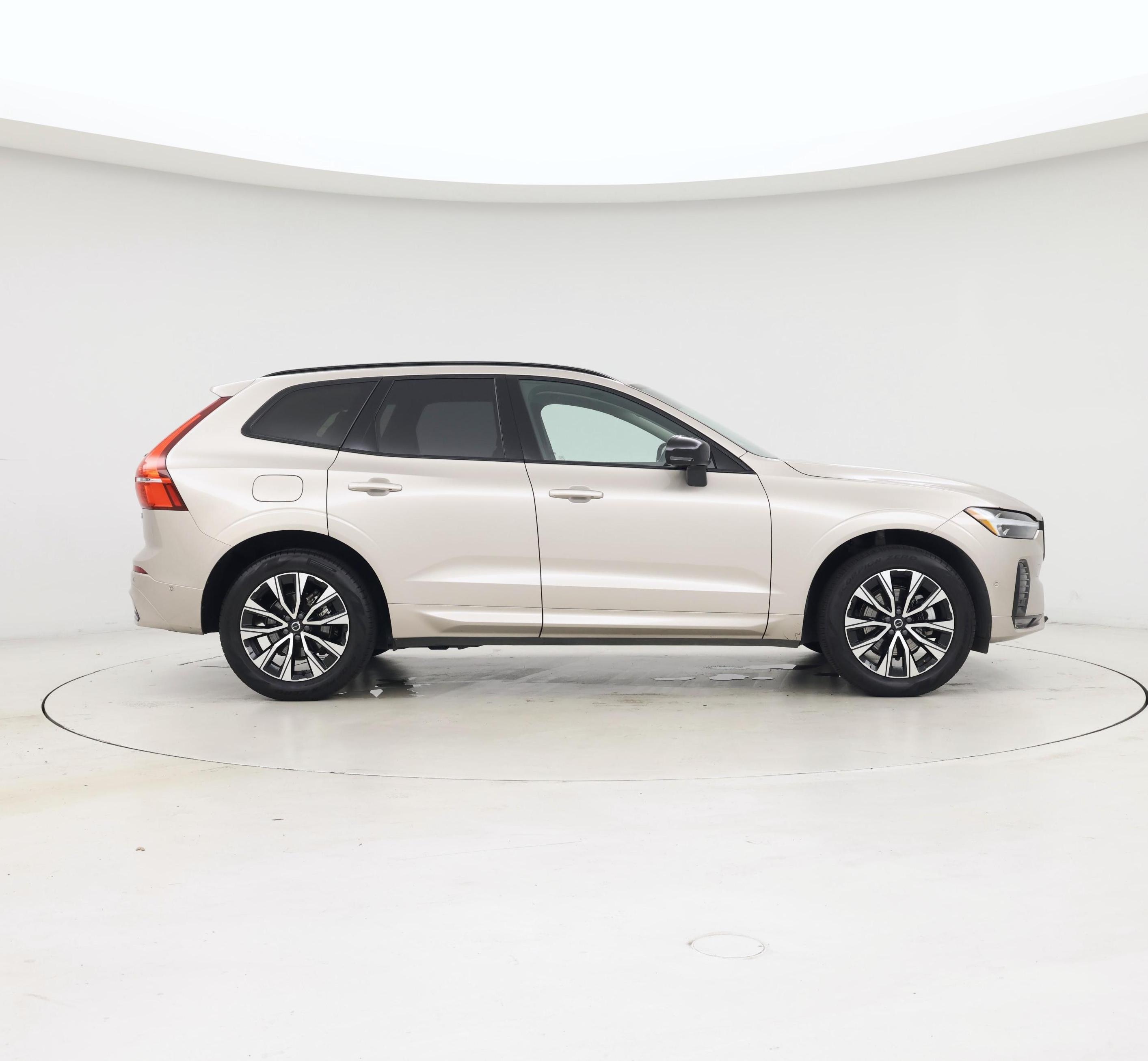 Thumbnail: 2025 Volvo XC60 - 7