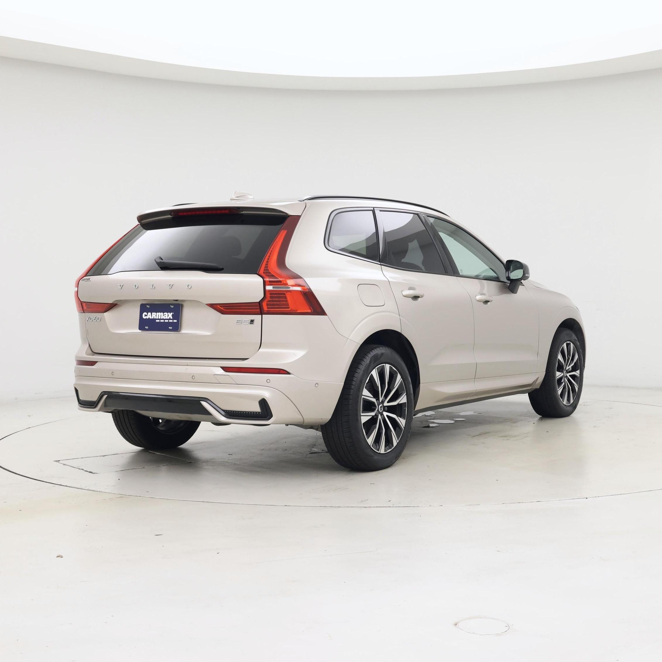 Thumbnail: 2025 Volvo XC60 - 8