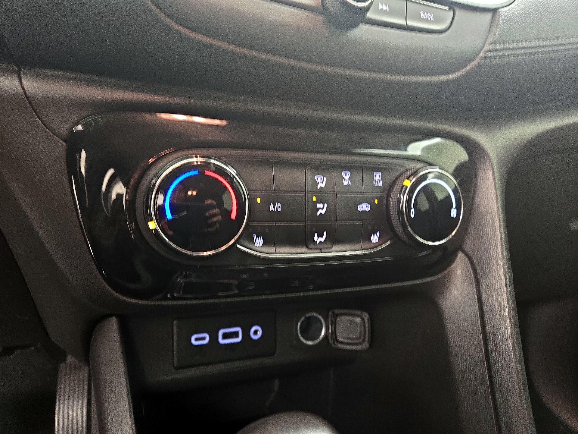 Thumbnail: 2021 Buick Encore GX - 16