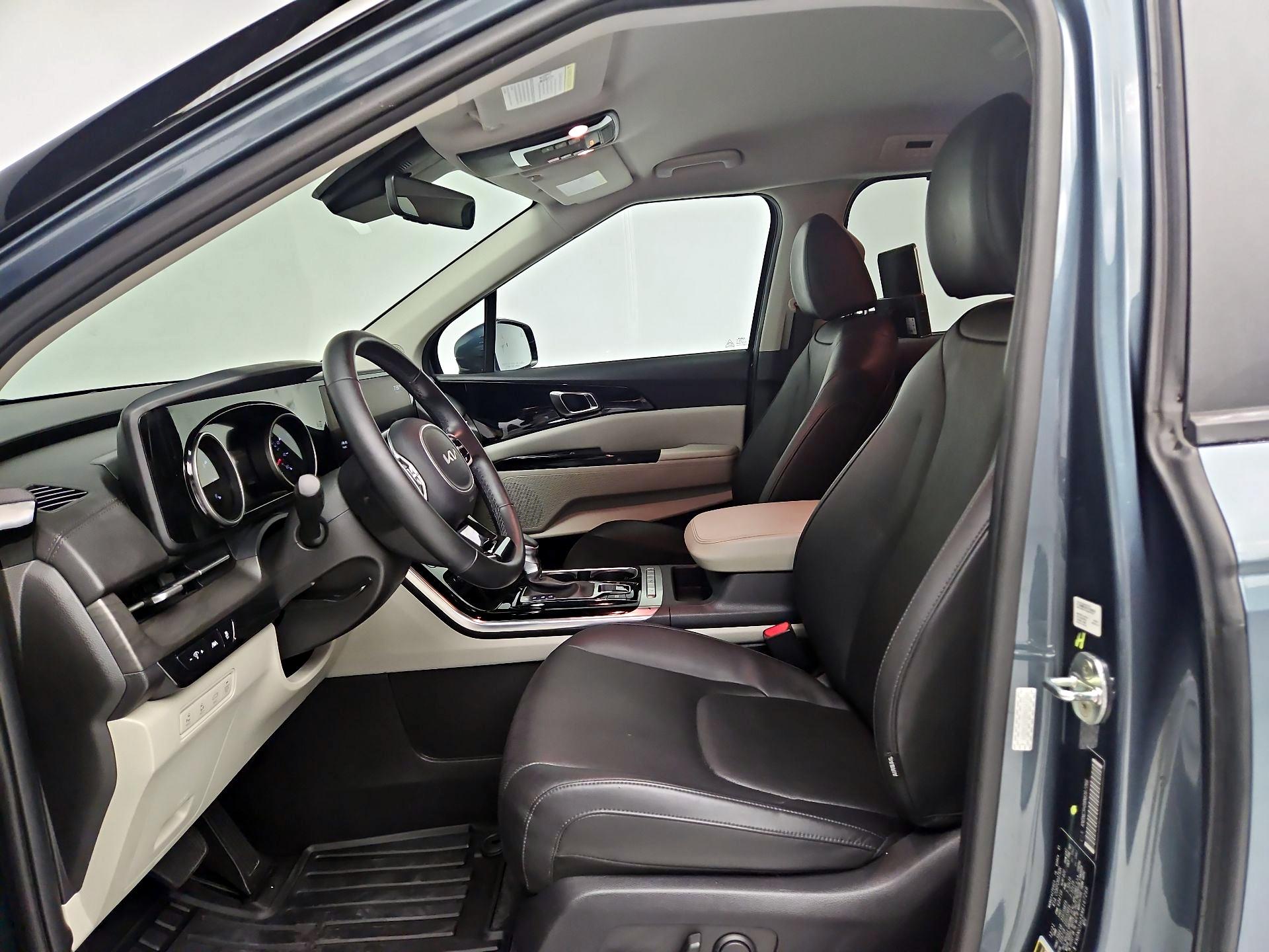 Thumbnail: 2022 Kia Carnival - 11