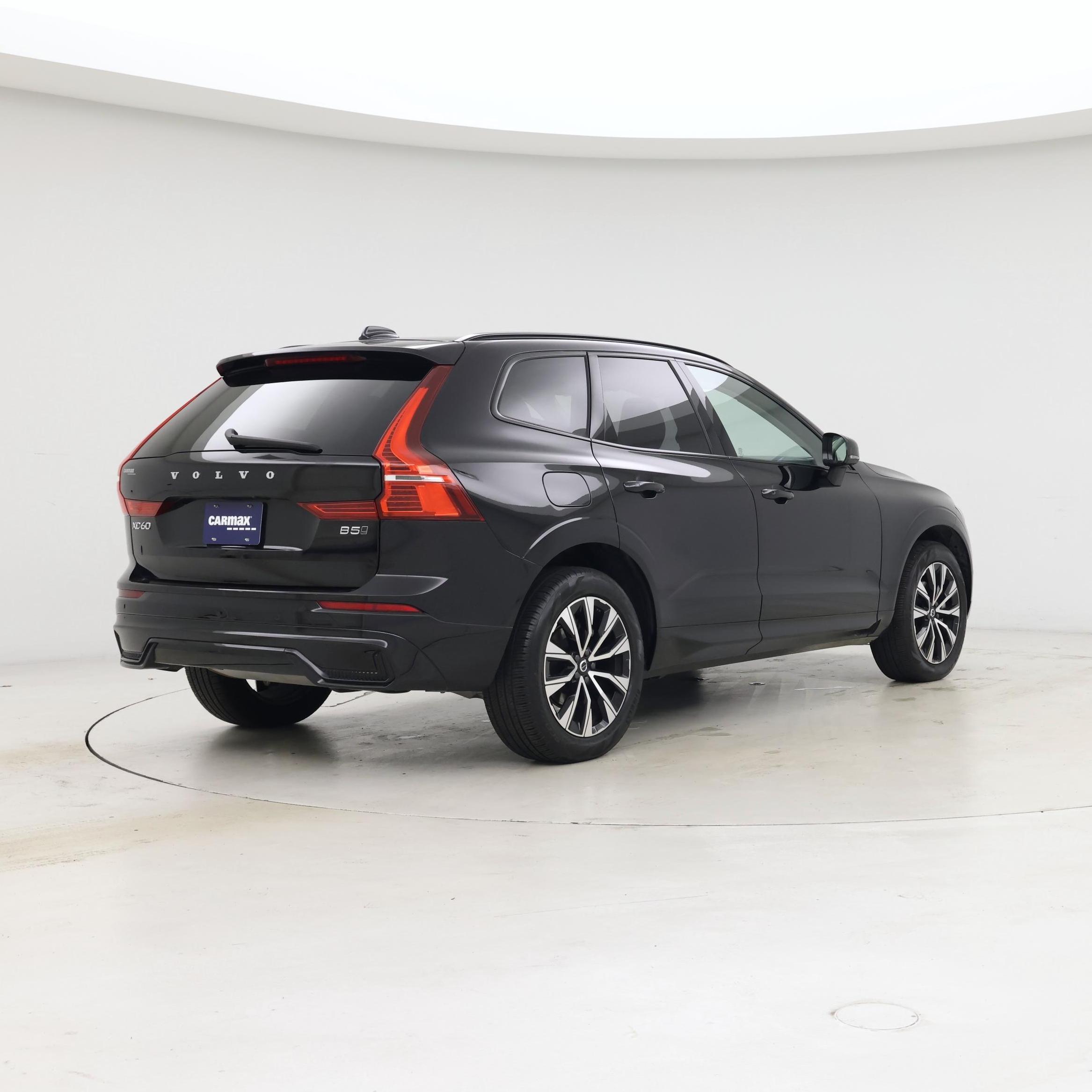 Thumbnail: 2025 Volvo XC60 - 8