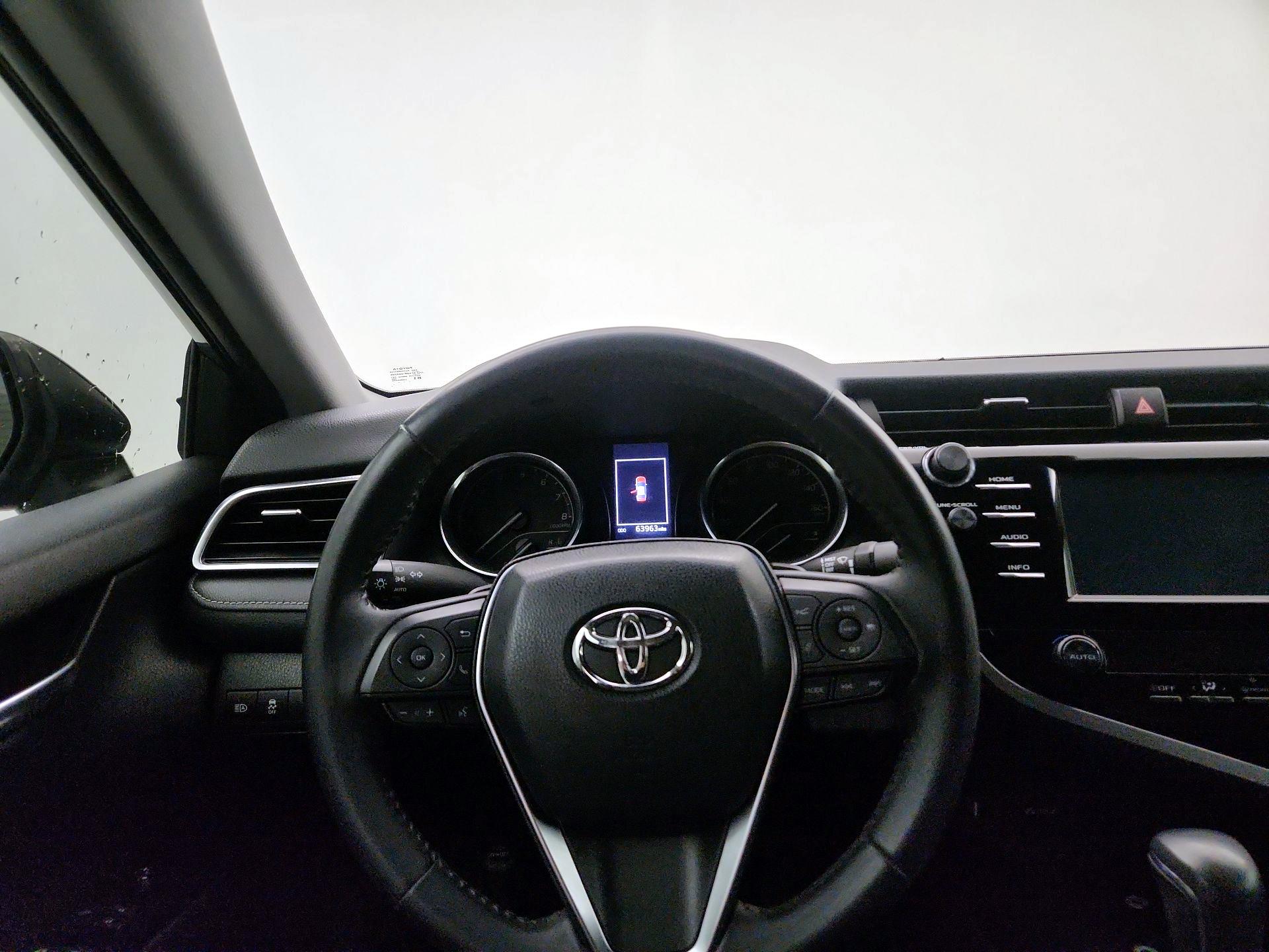 Thumbnail: 2018 Toyota Camry - 10