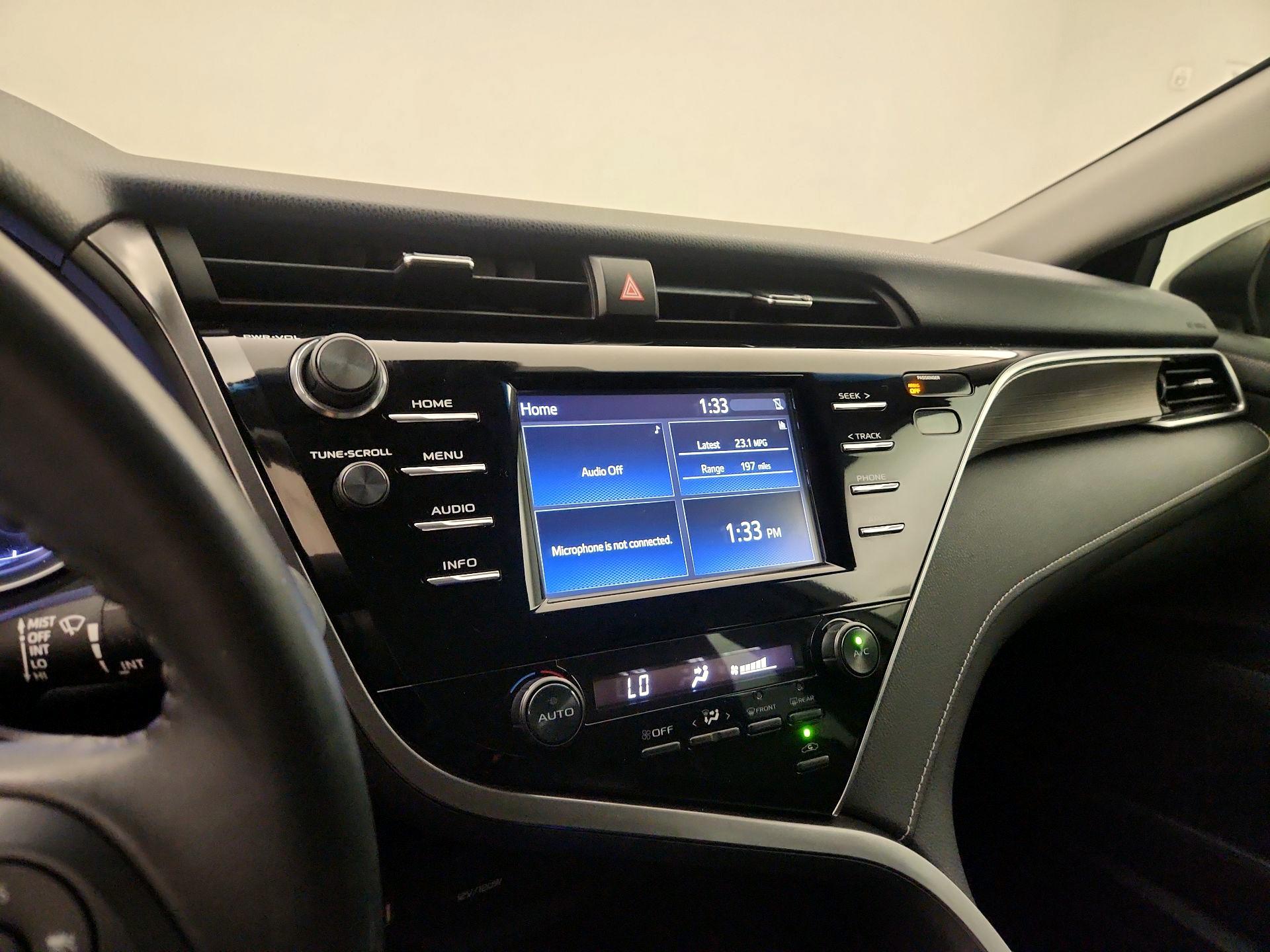 Thumbnail: 2018 Toyota Camry - 15
