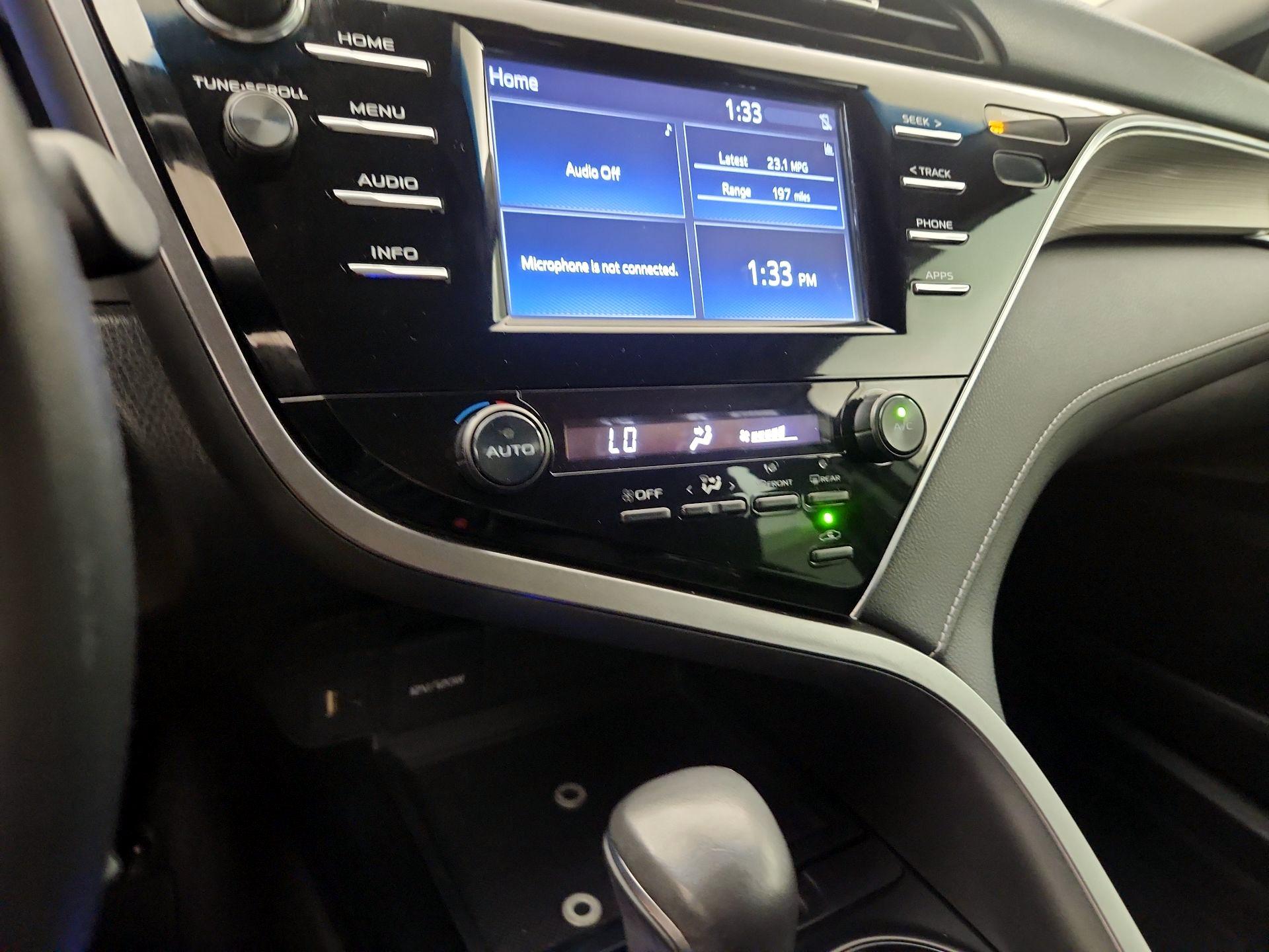 Thumbnail: 2018 Toyota Camry - 16