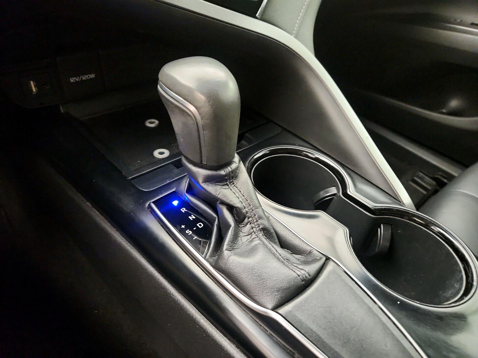 Thumbnail: 2018 Toyota Camry - 17