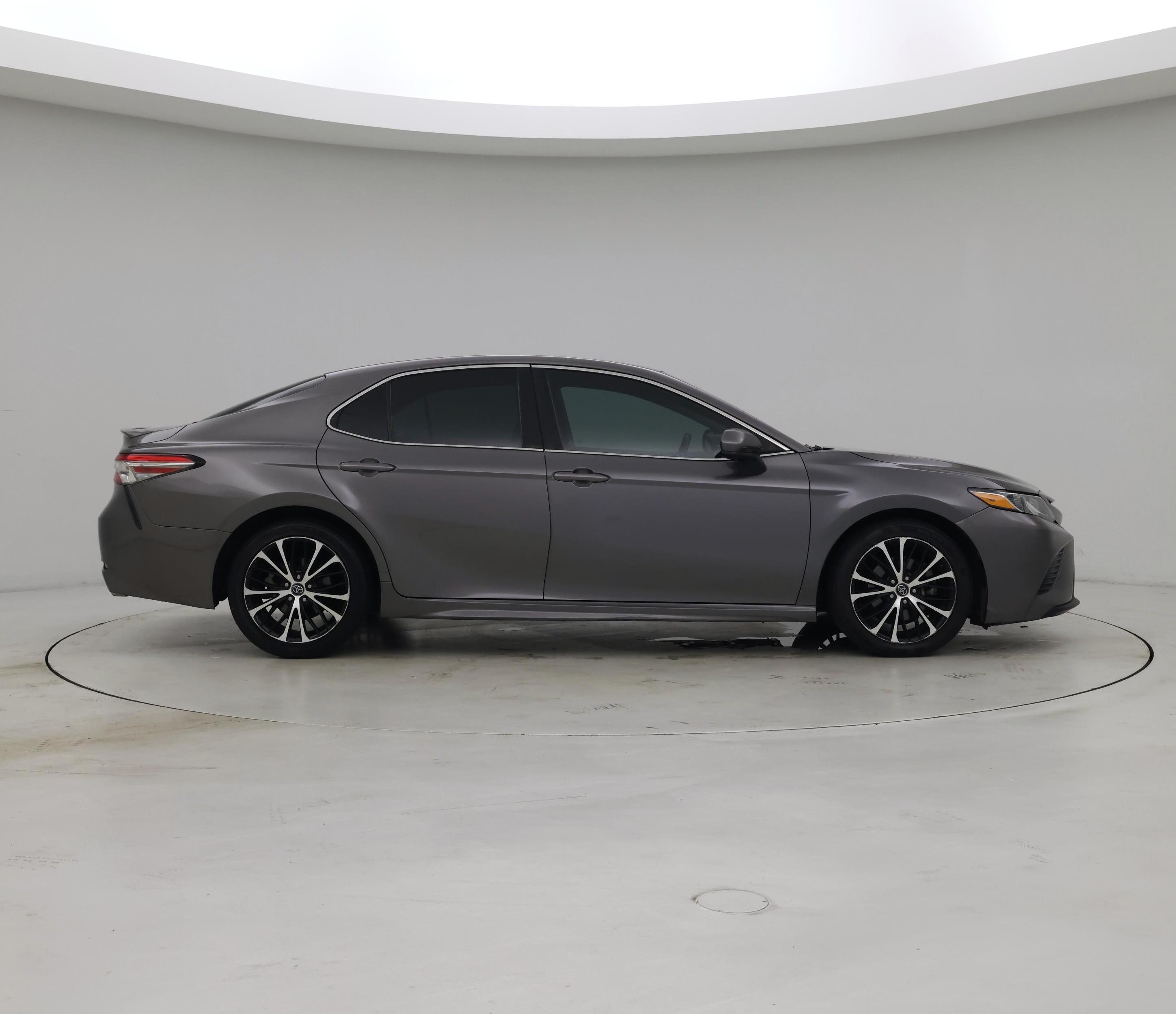 Thumbnail: 2018 Toyota Camry - 7