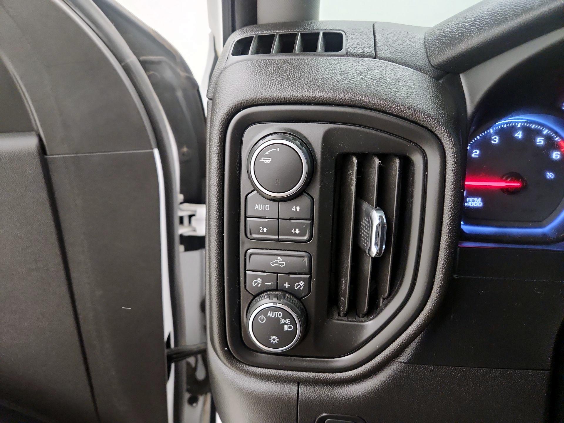Thumbnail: 2019 Chevrolet Silverado 1500 - 13