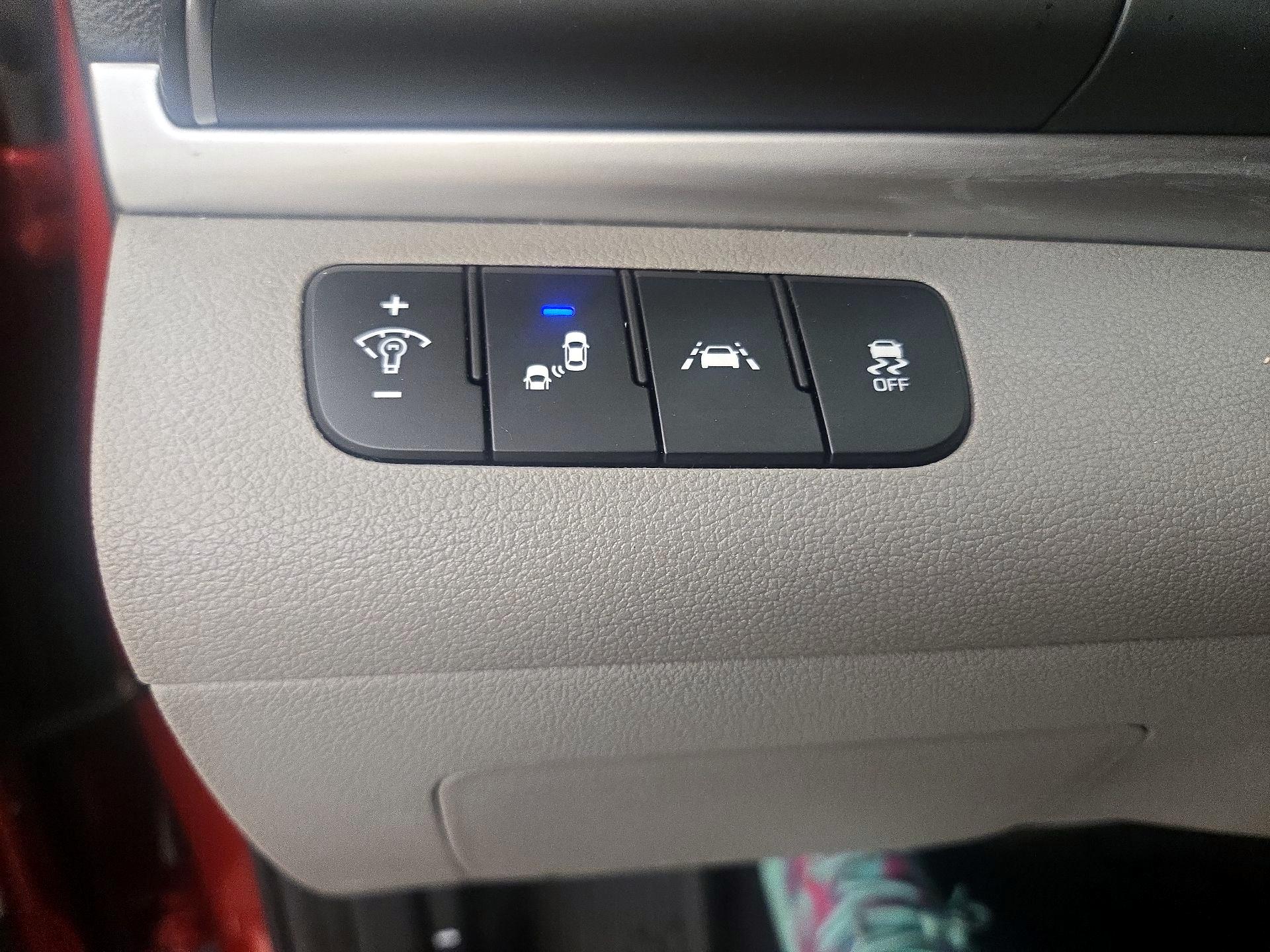 Thumbnail: 2020 Hyundai Elantra - 13