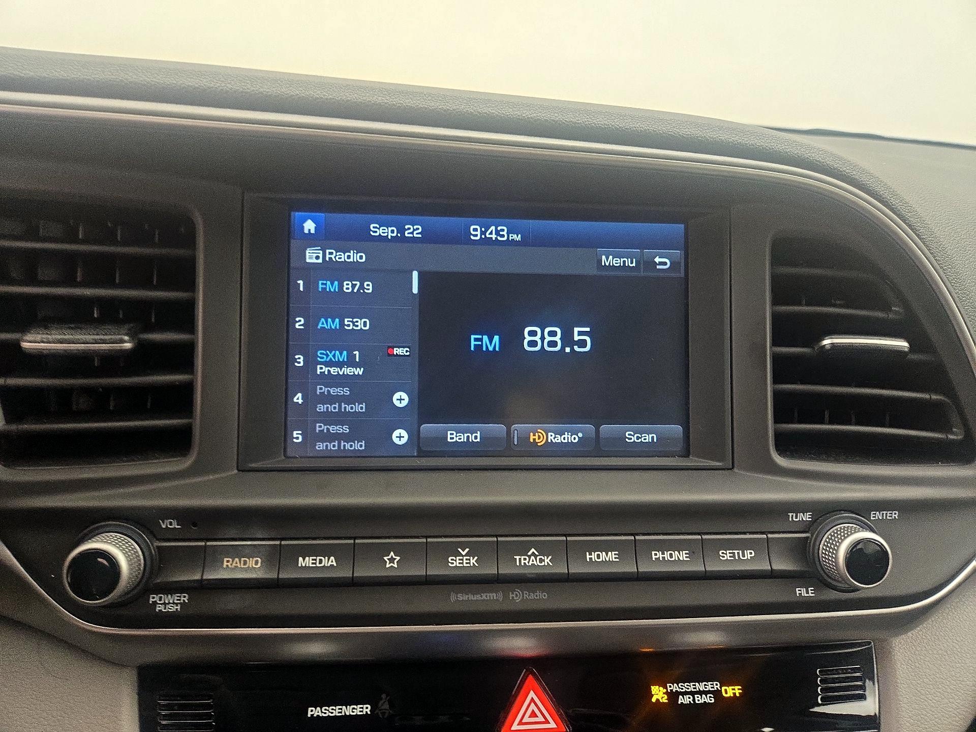 Thumbnail: 2020 Hyundai Elantra - 15