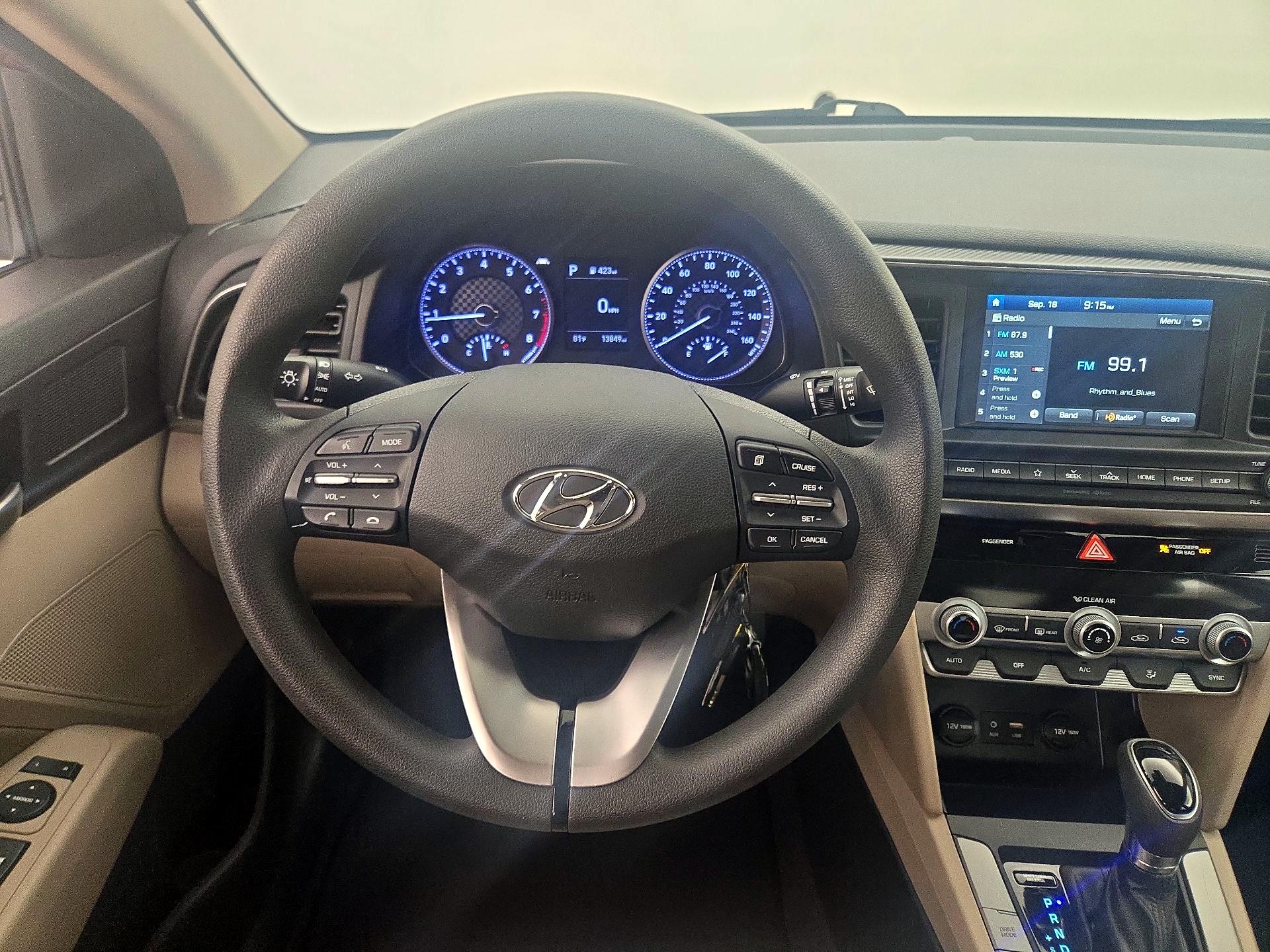 Thumbnail: 2020 Hyundai Elantra - 10
