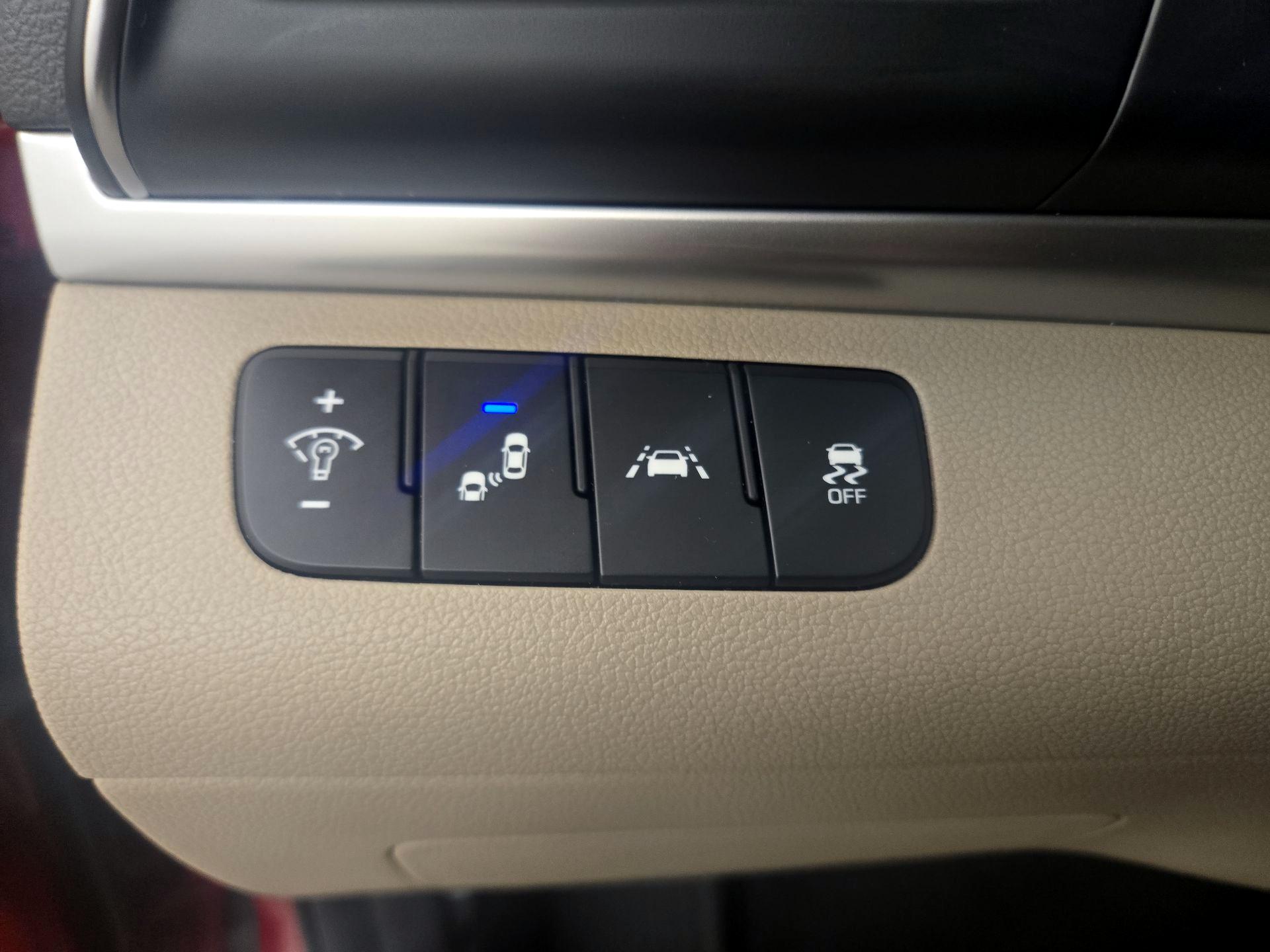 Thumbnail: 2020 Hyundai Elantra - 13