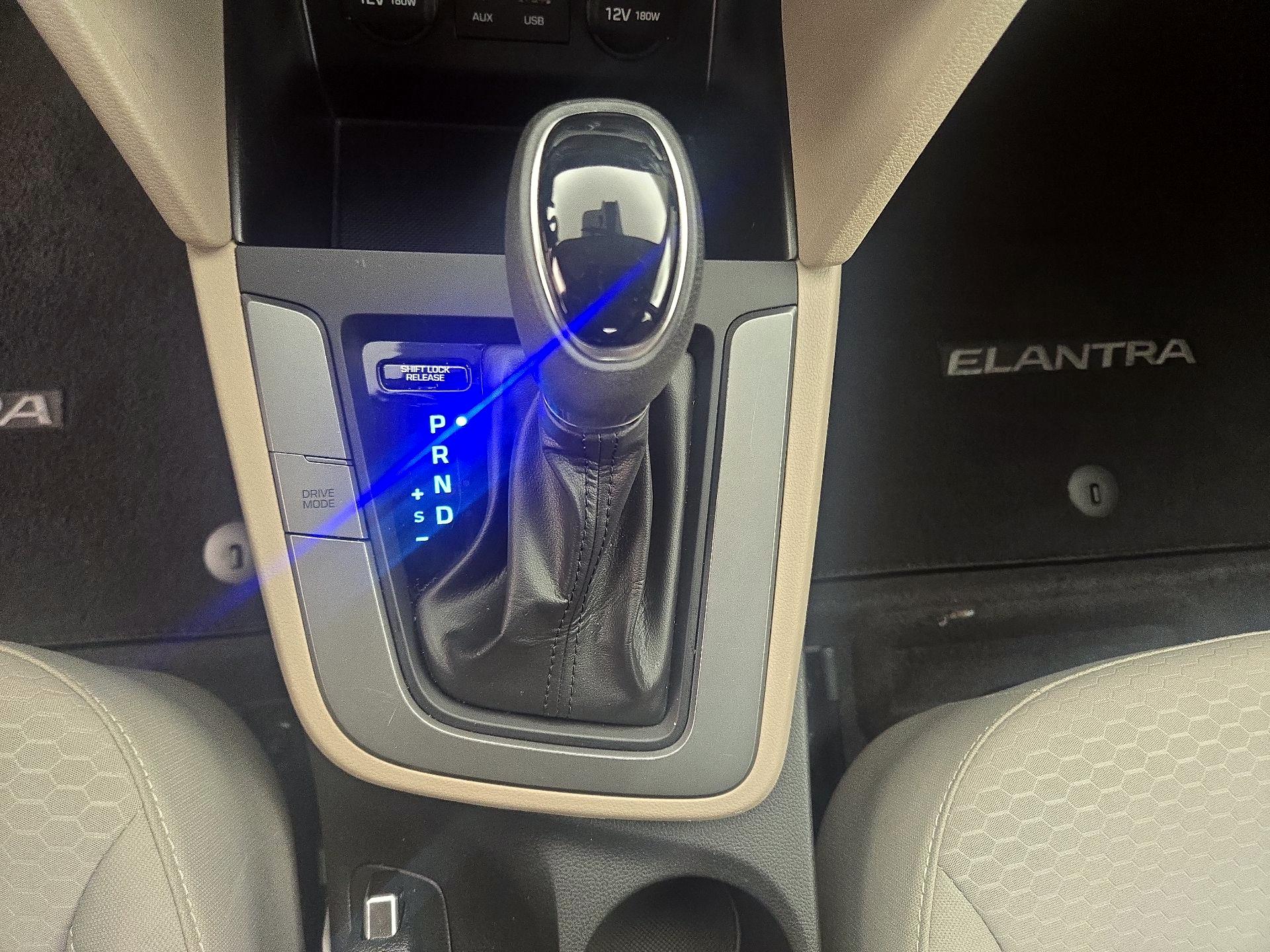 Thumbnail: 2020 Hyundai Elantra - 17