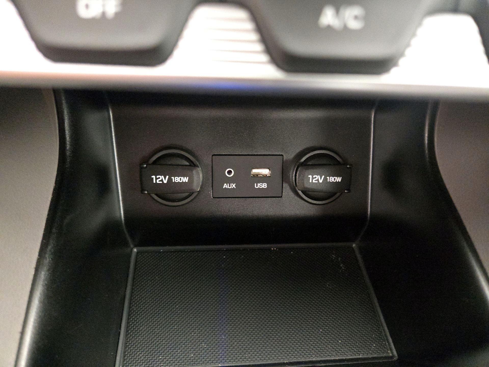 Thumbnail: 2020 Hyundai Elantra - 18