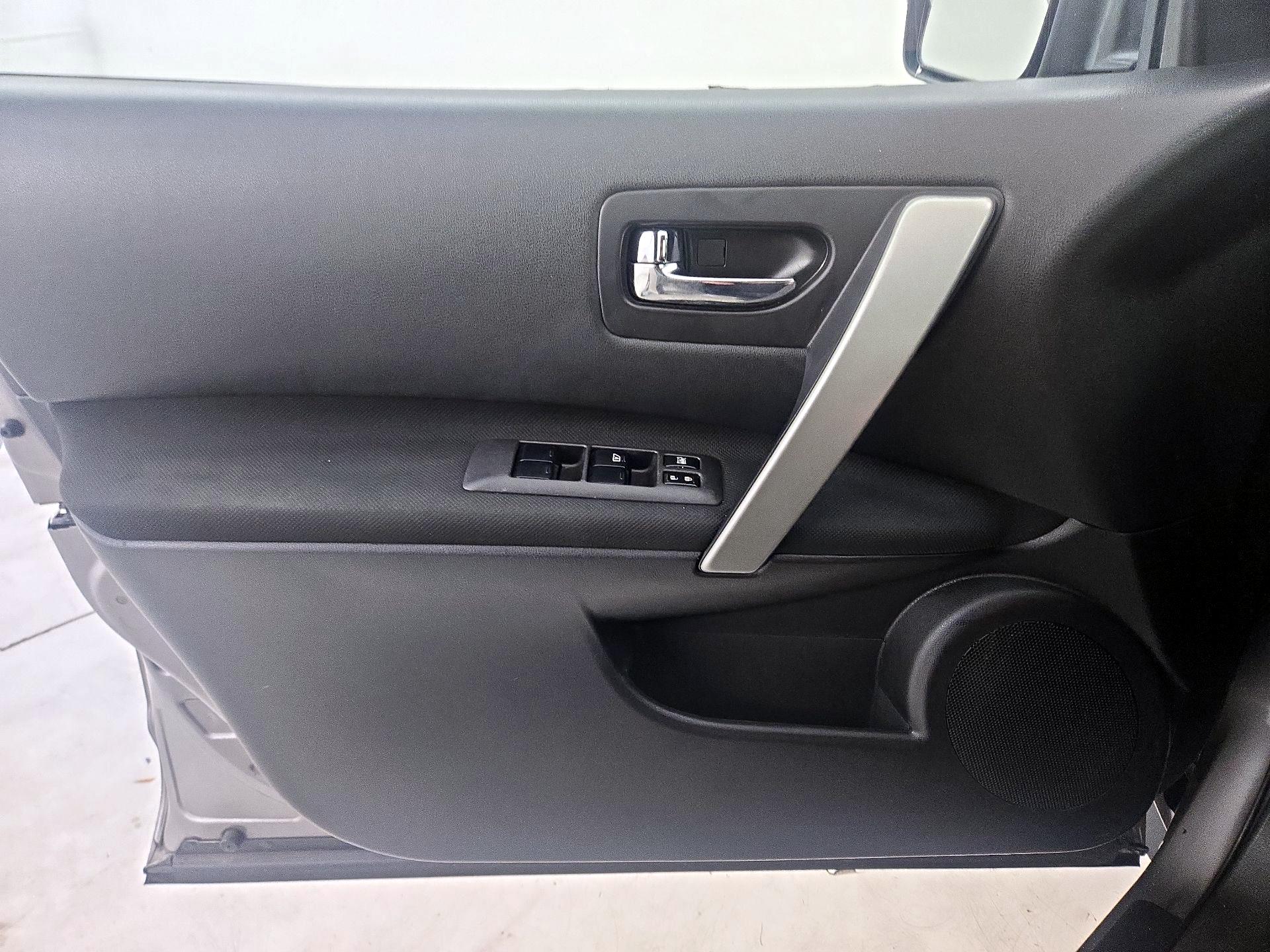 Thumbnail: 2014 Nissan Rogue - 12