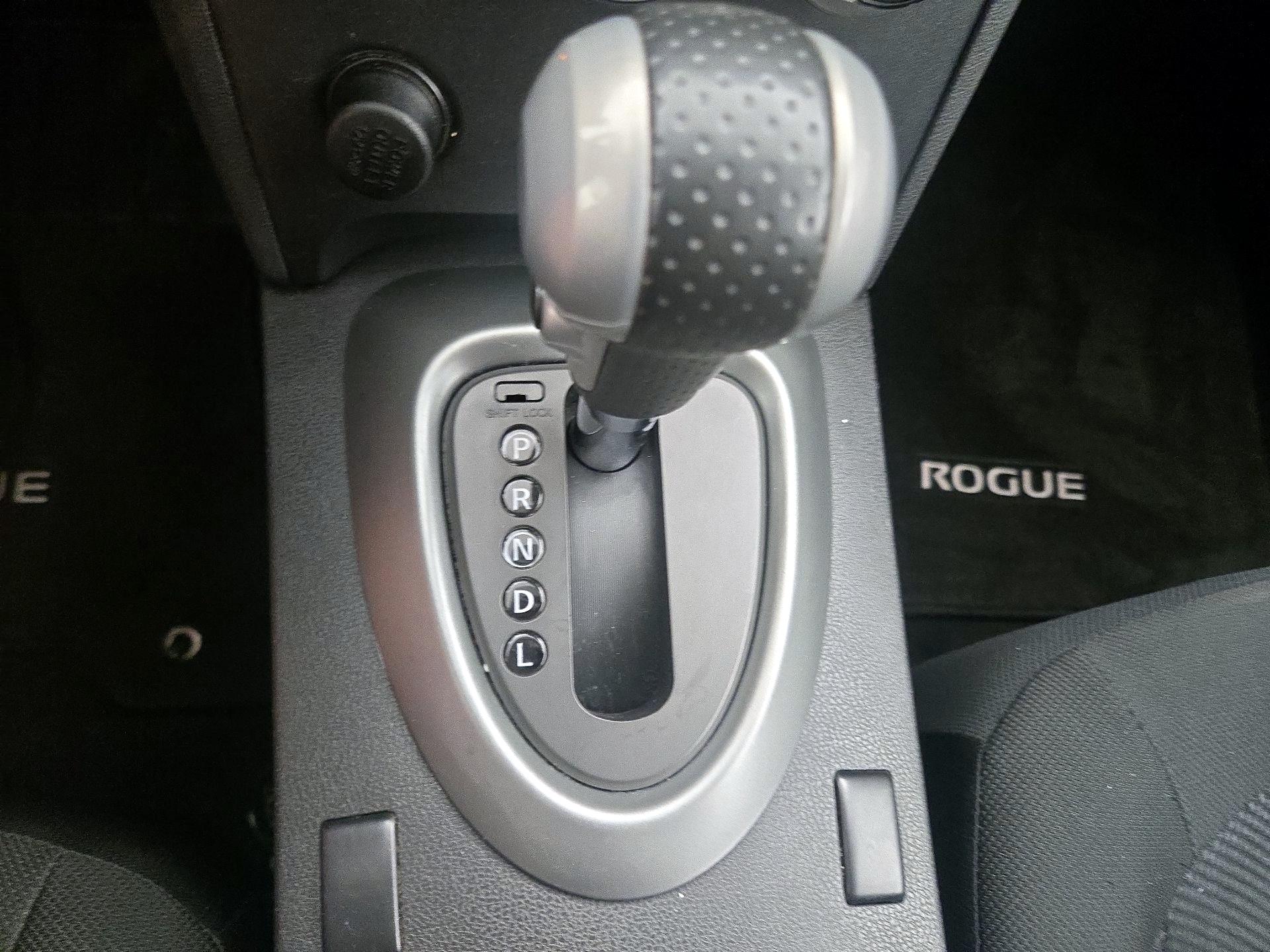 Thumbnail: 2014 Nissan Rogue - 17