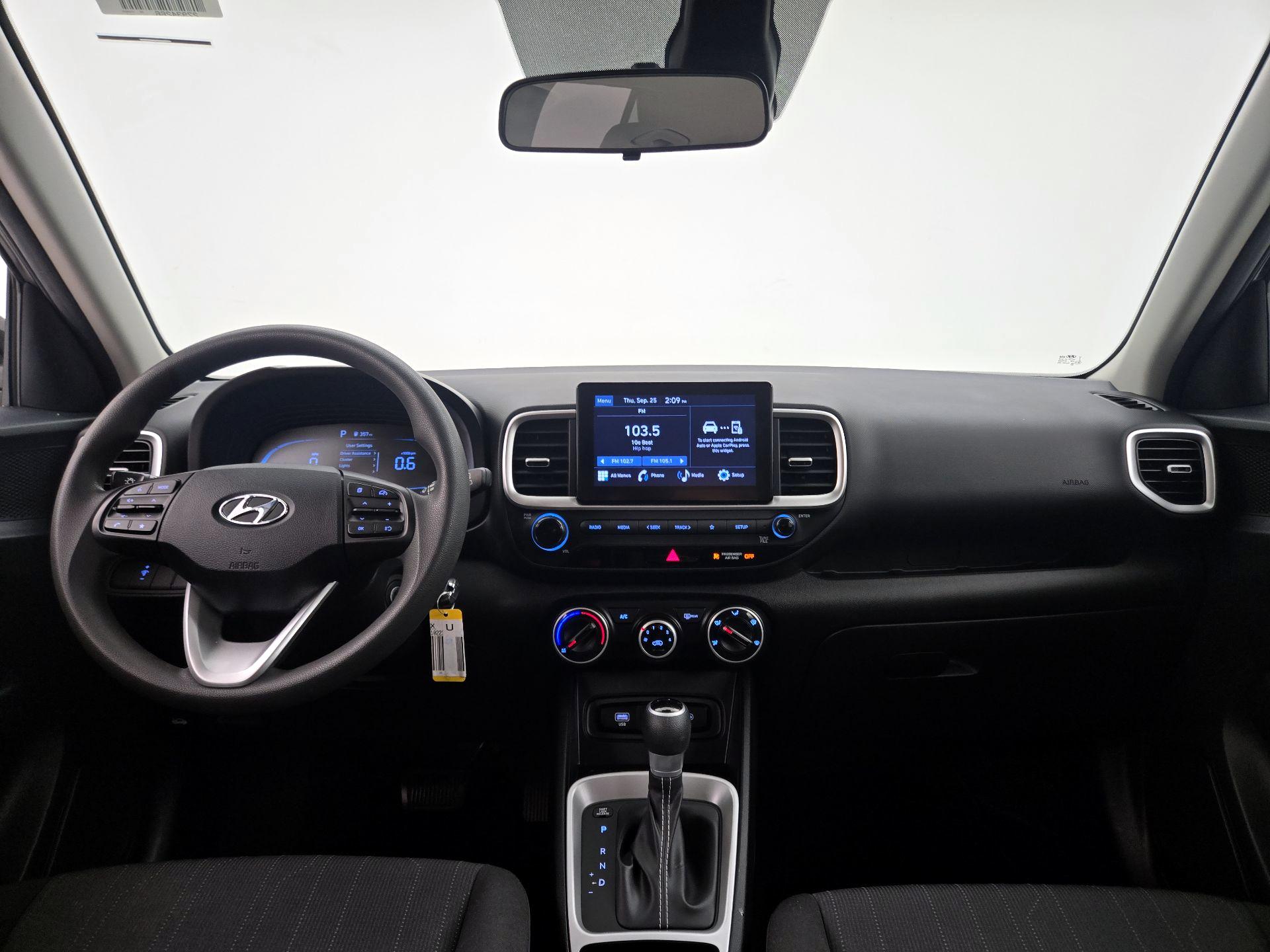 Thumbnail: 2023 Hyundai Venue - 9
