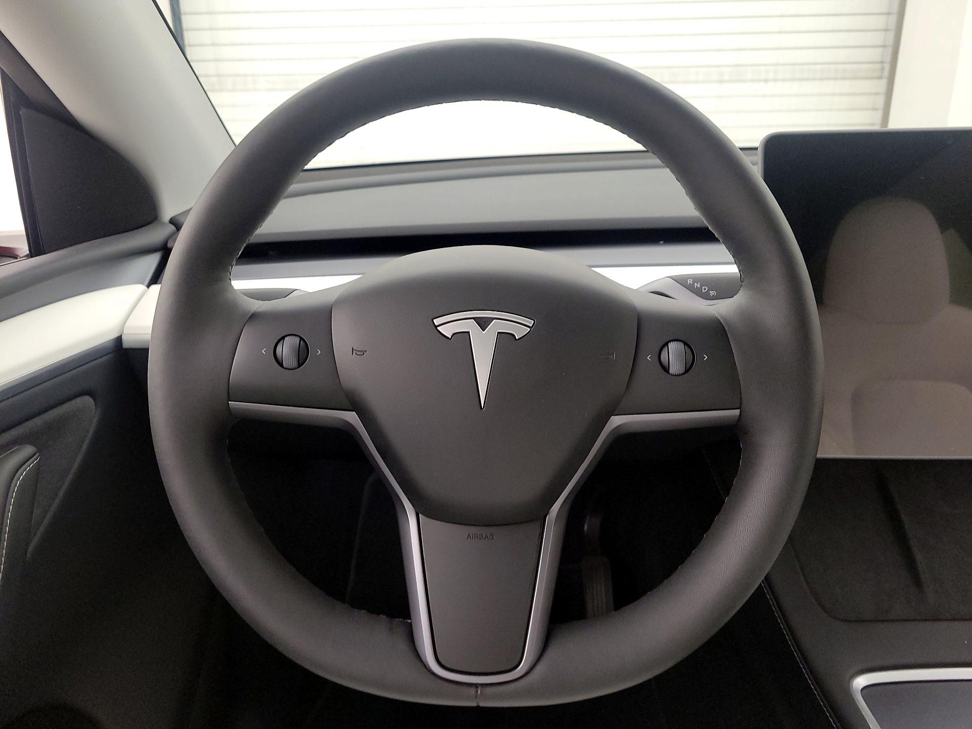 Thumbnail: 2025 Tesla Model Y - 10