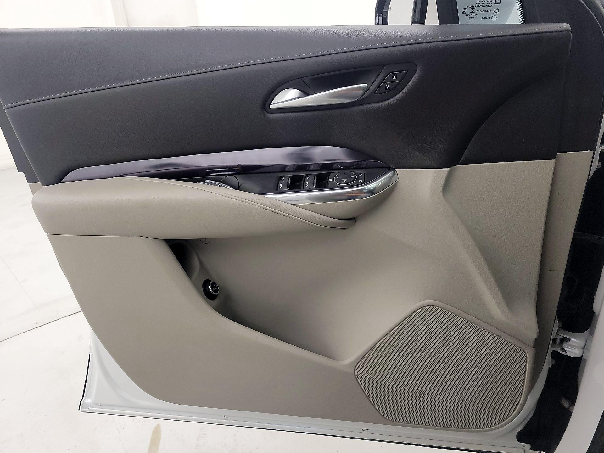 Thumbnail: 2023 Cadillac XT4 - 12