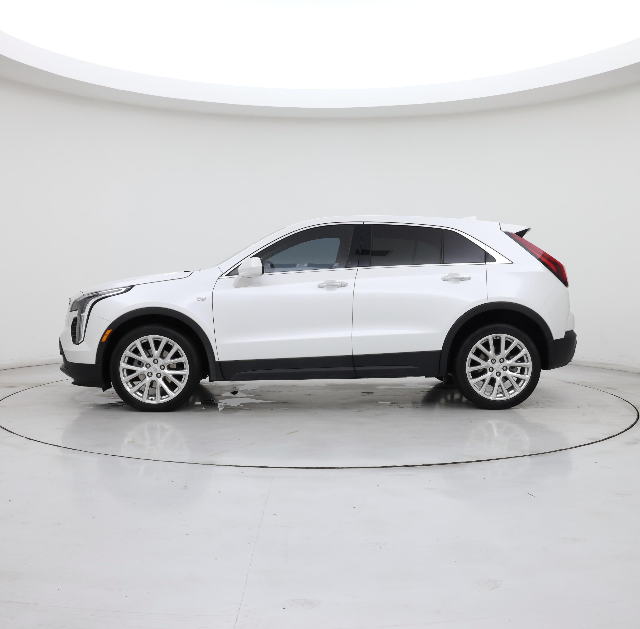 Thumbnail: 2023 Cadillac XT4 - 3