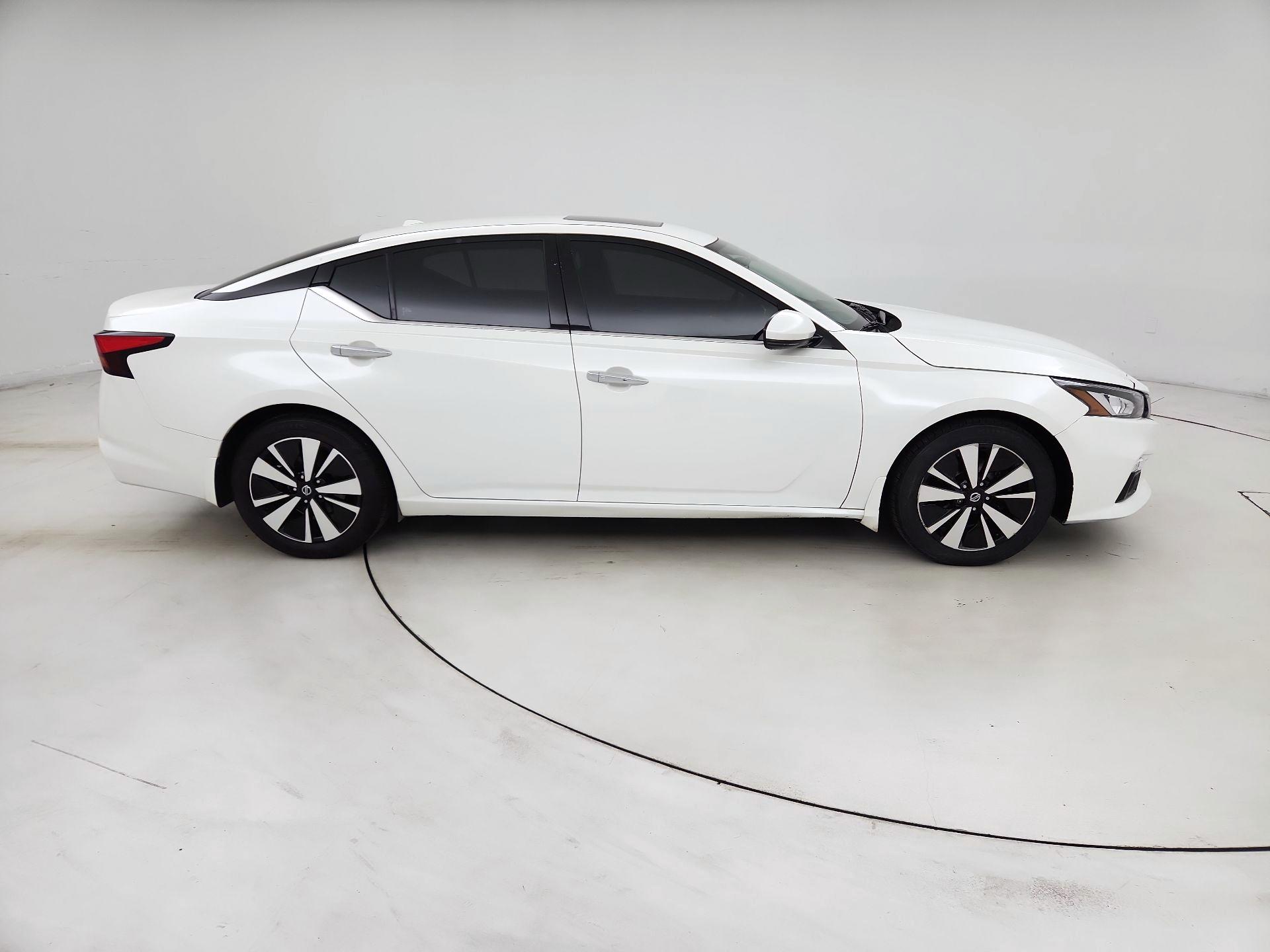 Thumbnail: 2020 Nissan Altima - 4
