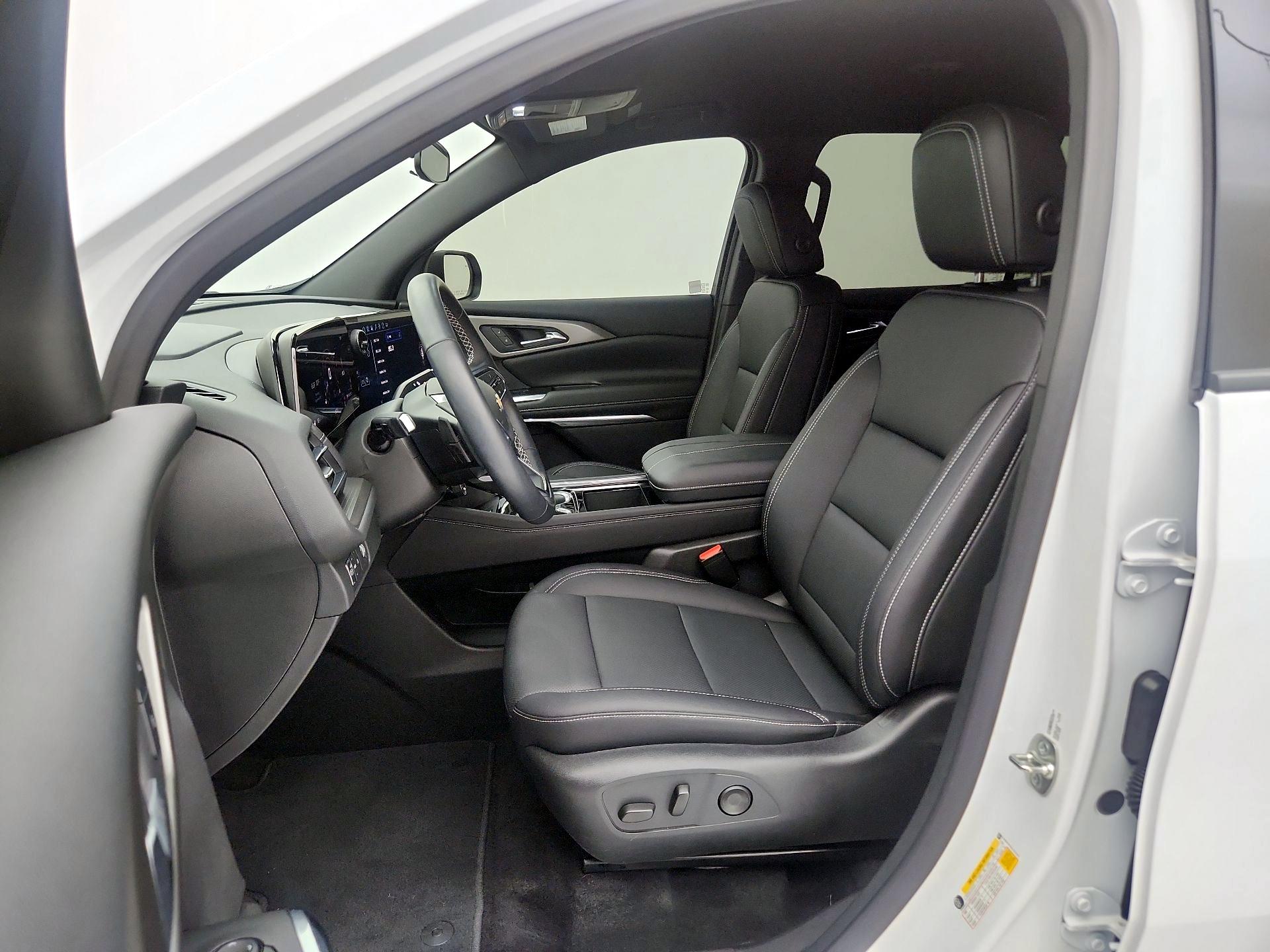 Thumbnail: 2025 Chevrolet Traverse - 11