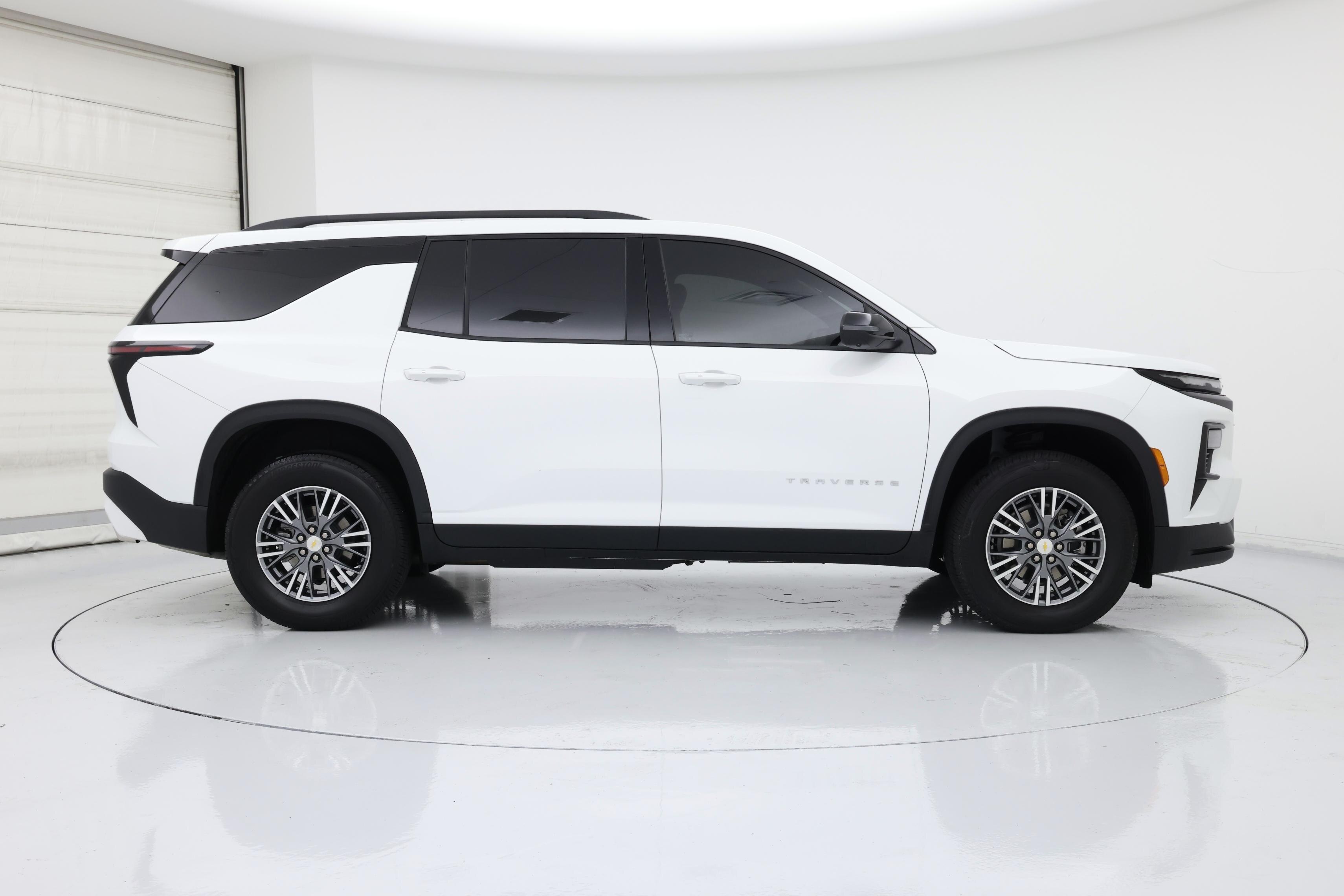 Thumbnail: 2025 Chevrolet Traverse - 7