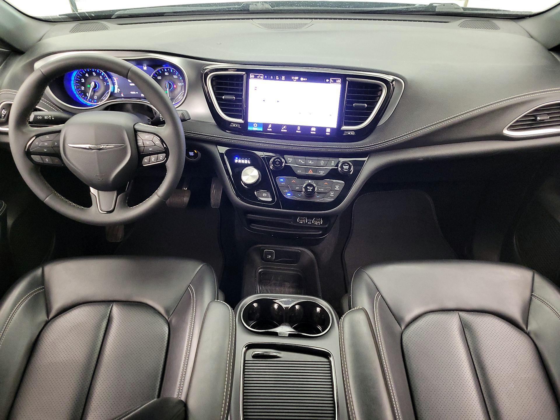 Thumbnail: 2023 Chrysler Pacifica - 9