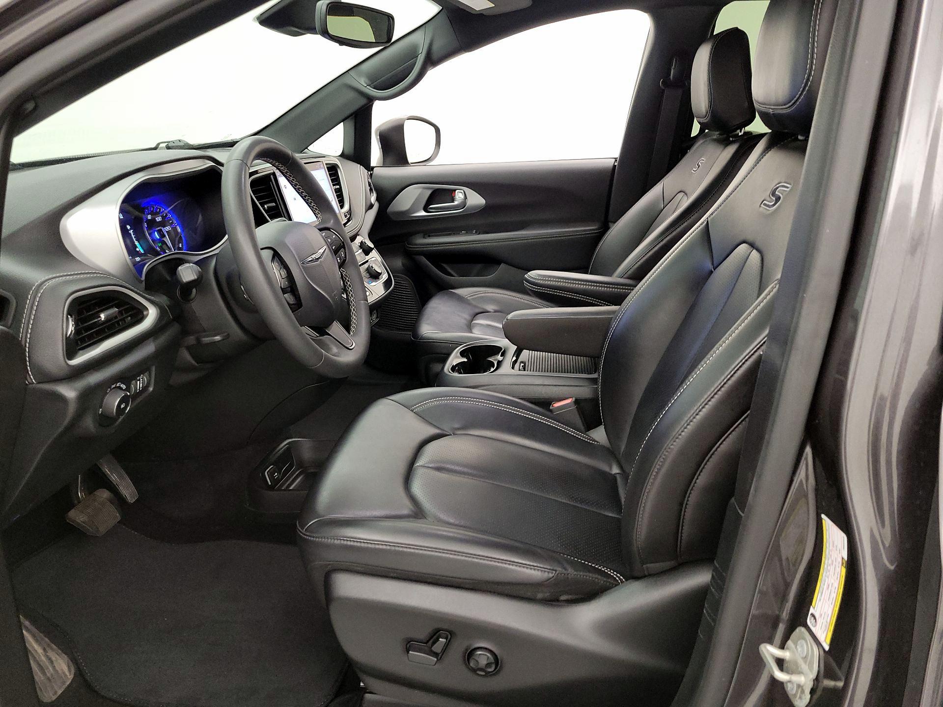 Thumbnail: 2023 Chrysler Pacifica - 11