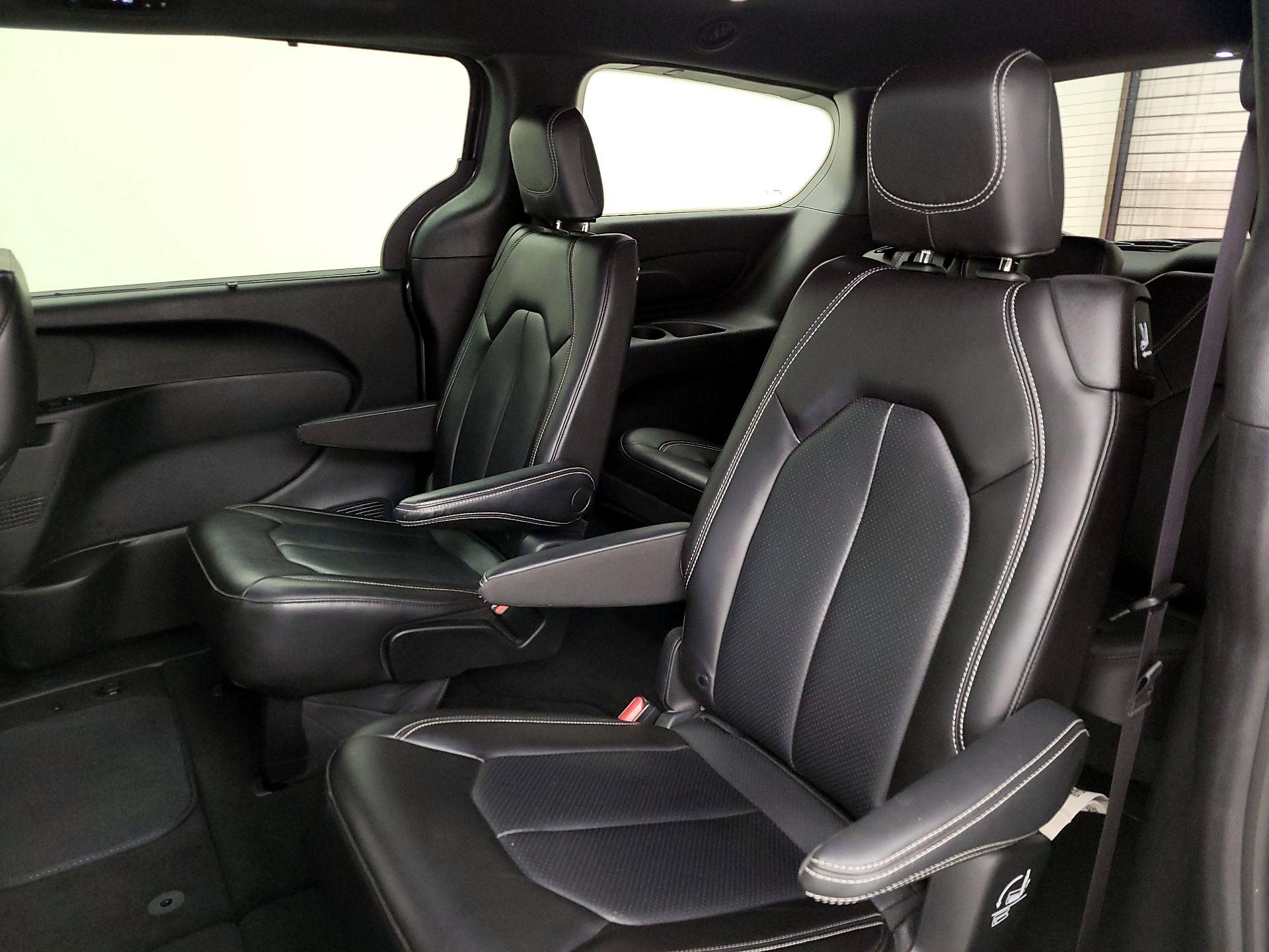 Thumbnail: 2023 Chrysler Pacifica - 19