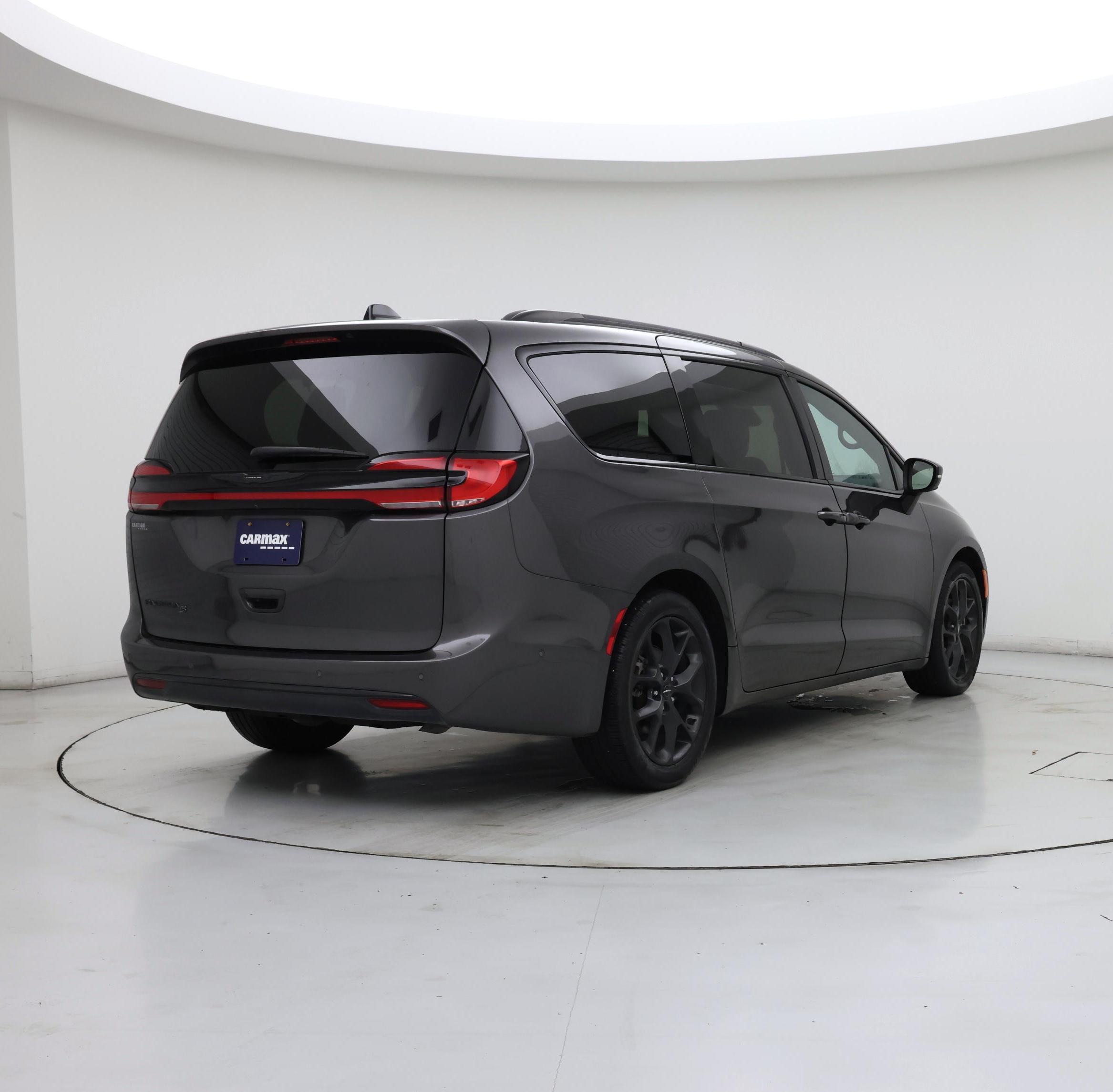 Thumbnail: 2023 Chrysler Pacifica - 8