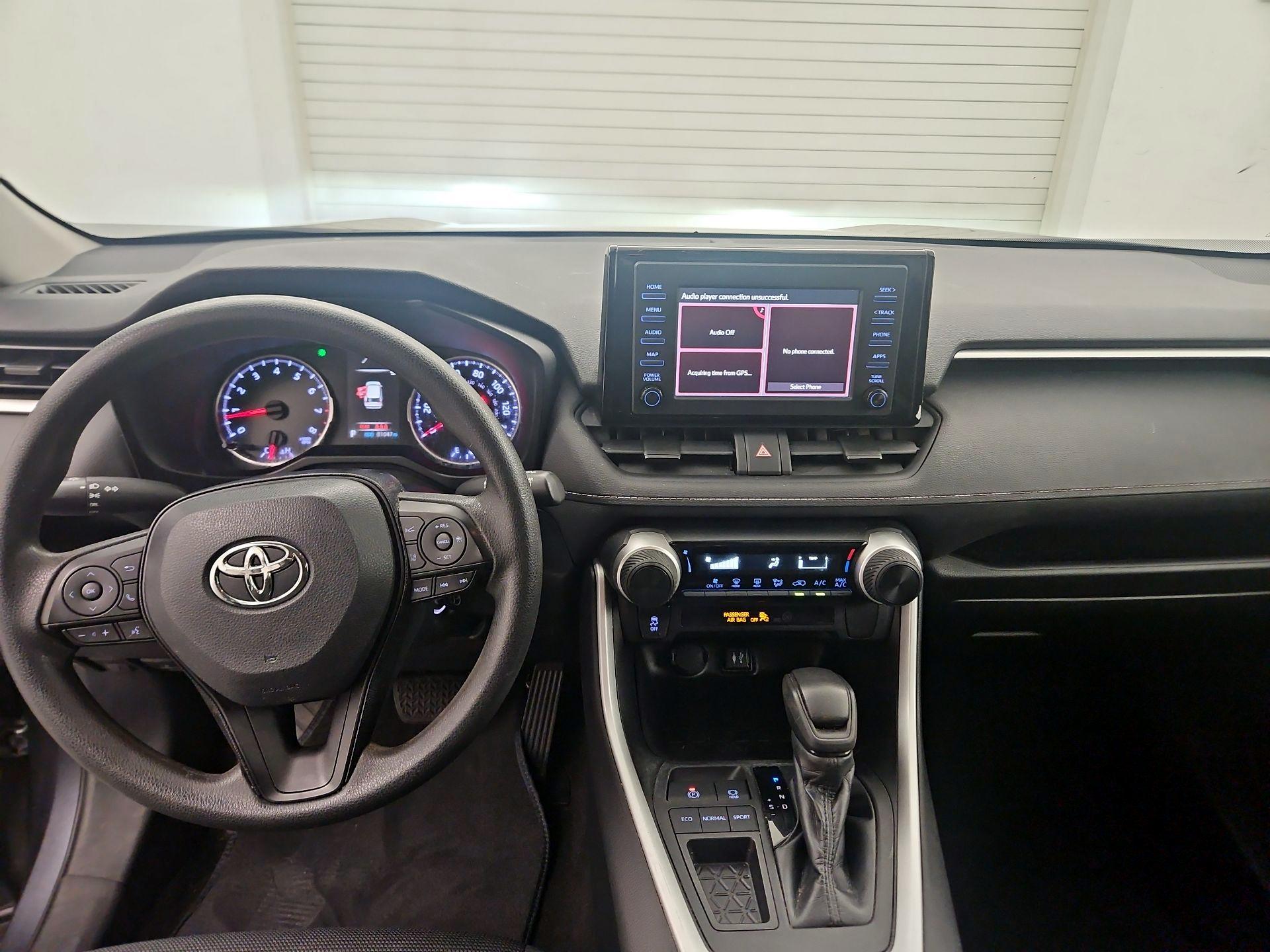 Thumbnail: 2019 Toyota RAV4 - 9