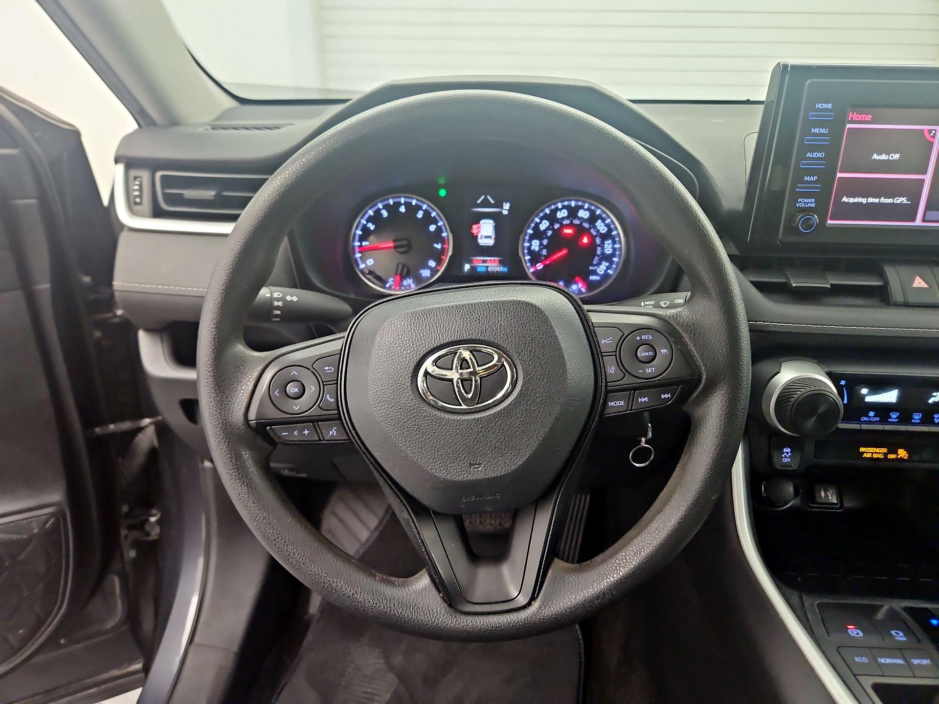 Thumbnail: 2019 Toyota RAV4 - 10