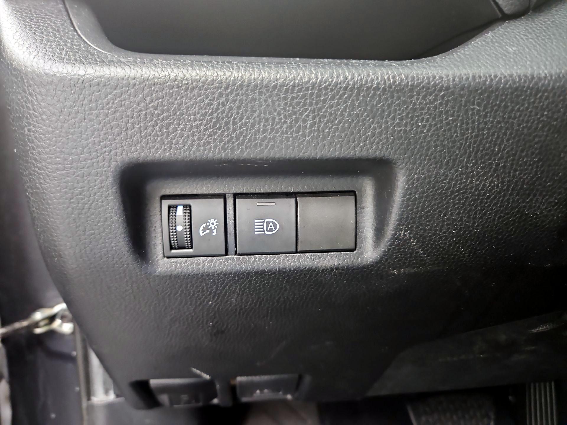 Thumbnail: 2019 Toyota RAV4 - 13