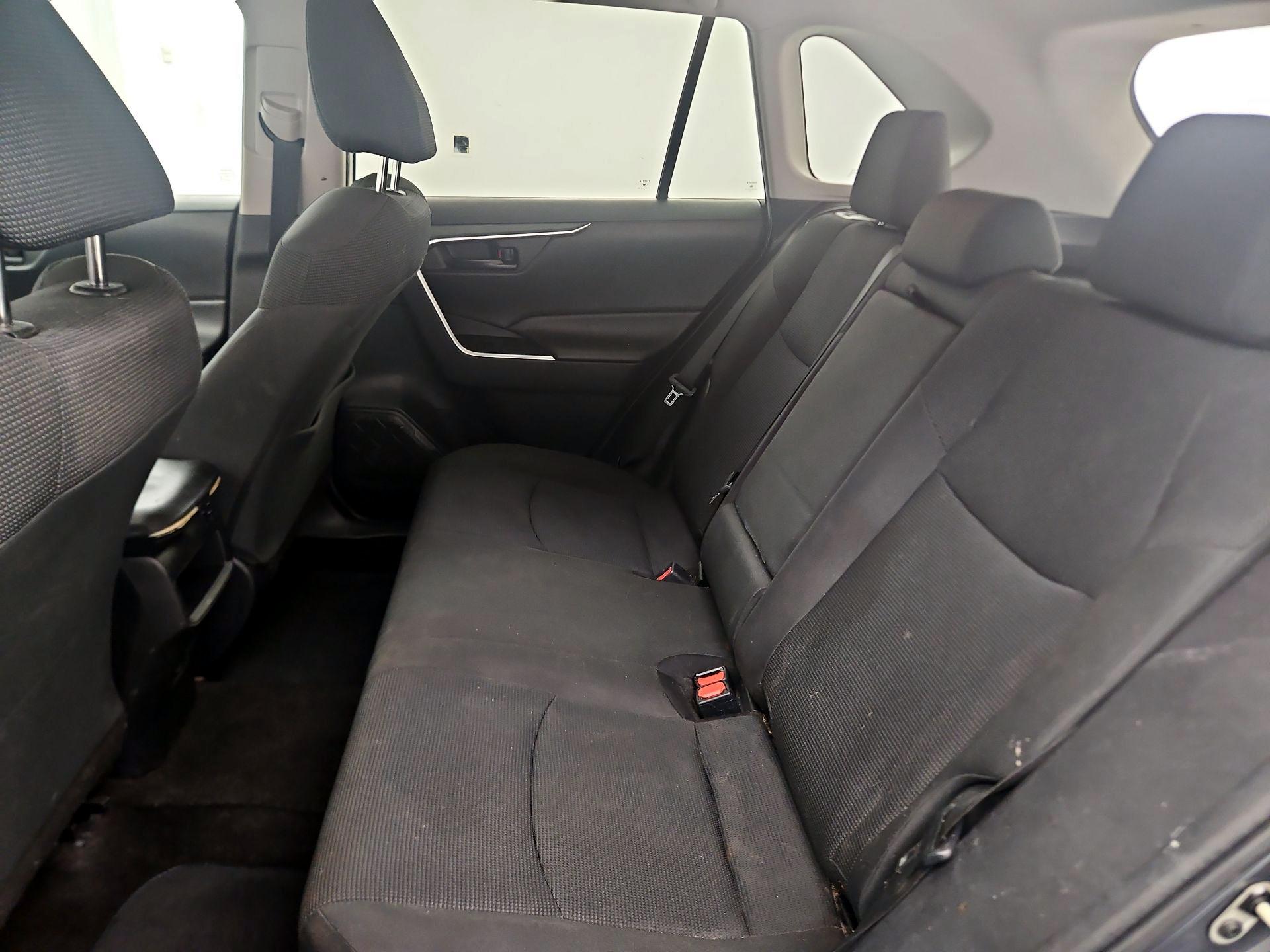 Thumbnail: 2019 Toyota RAV4 - 18