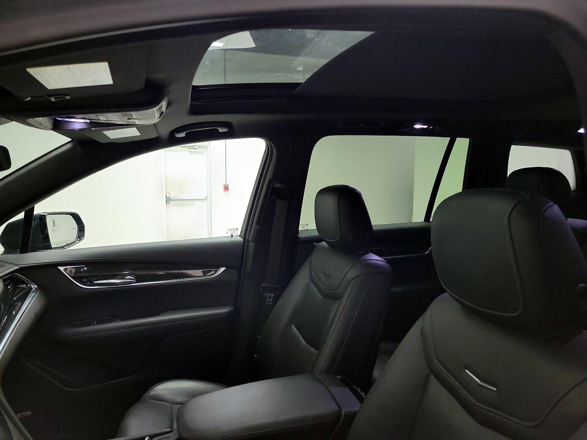 Thumbnail: 2021 Cadillac XT6 - 20