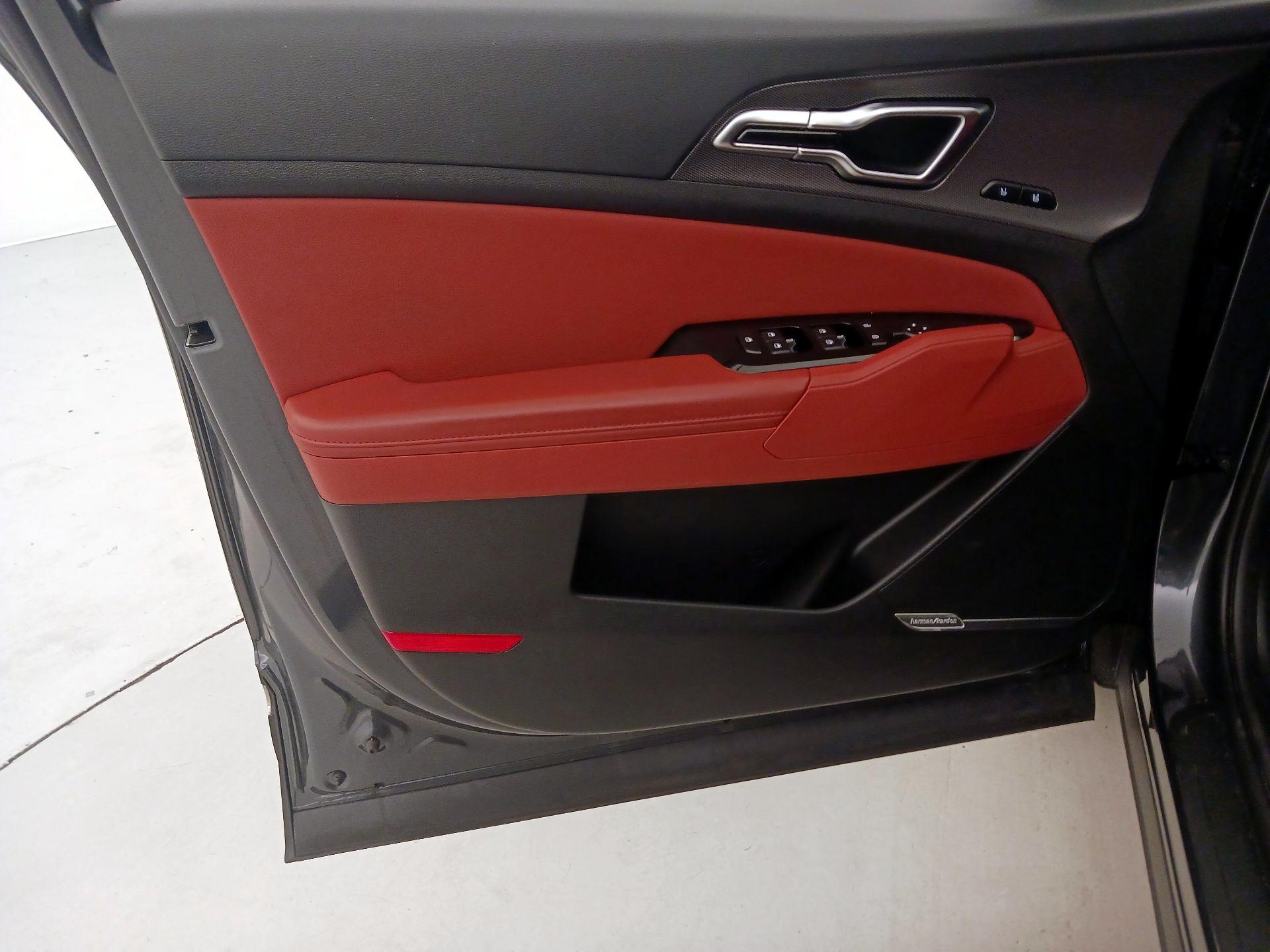 Thumbnail: 2024 Kia Sportage - 12