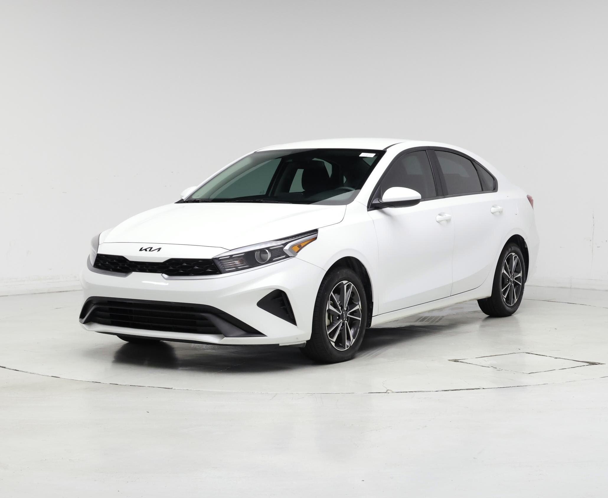 Thumbnail: 2024 Kia Forte - 4