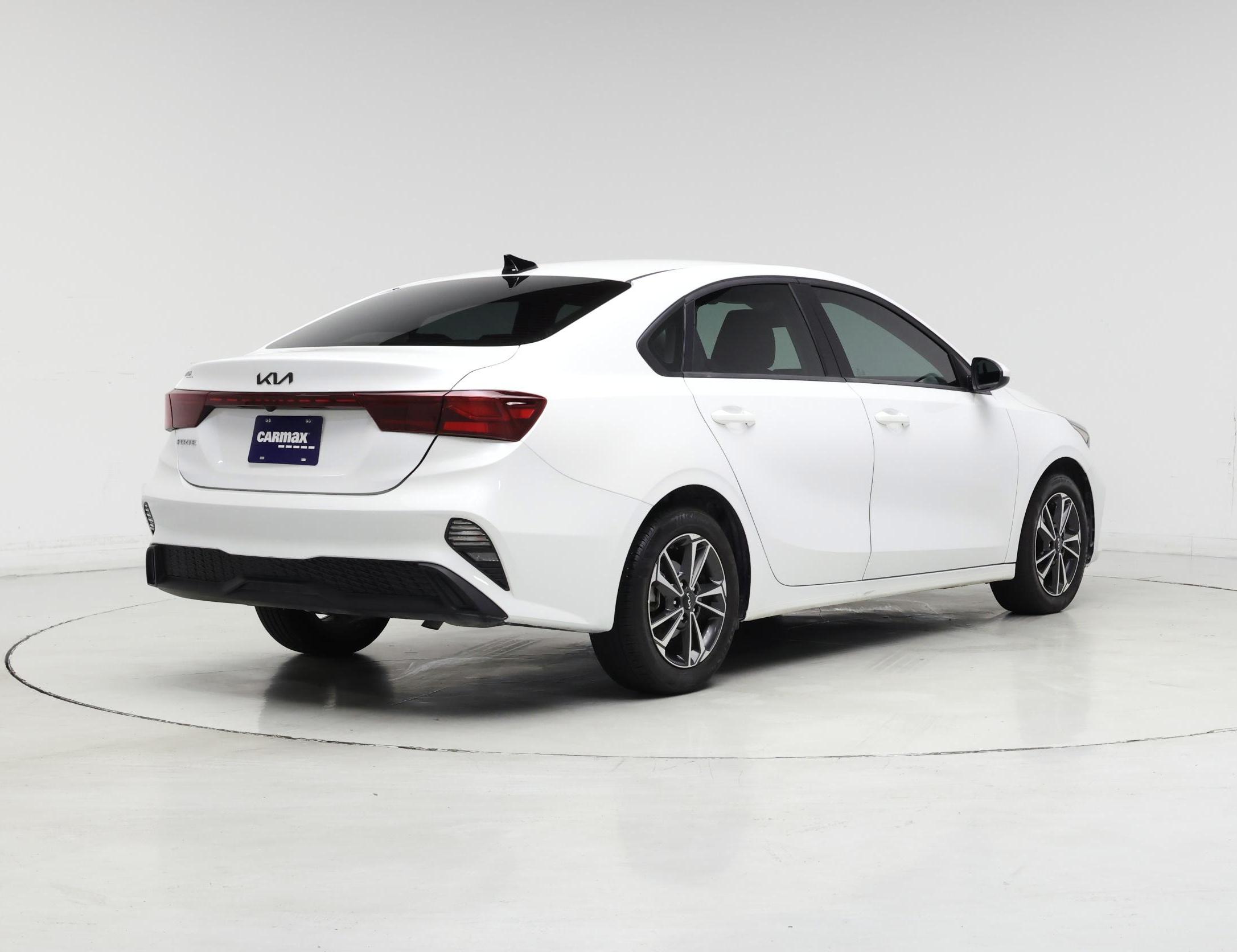 Thumbnail: 2024 Kia Forte - 8