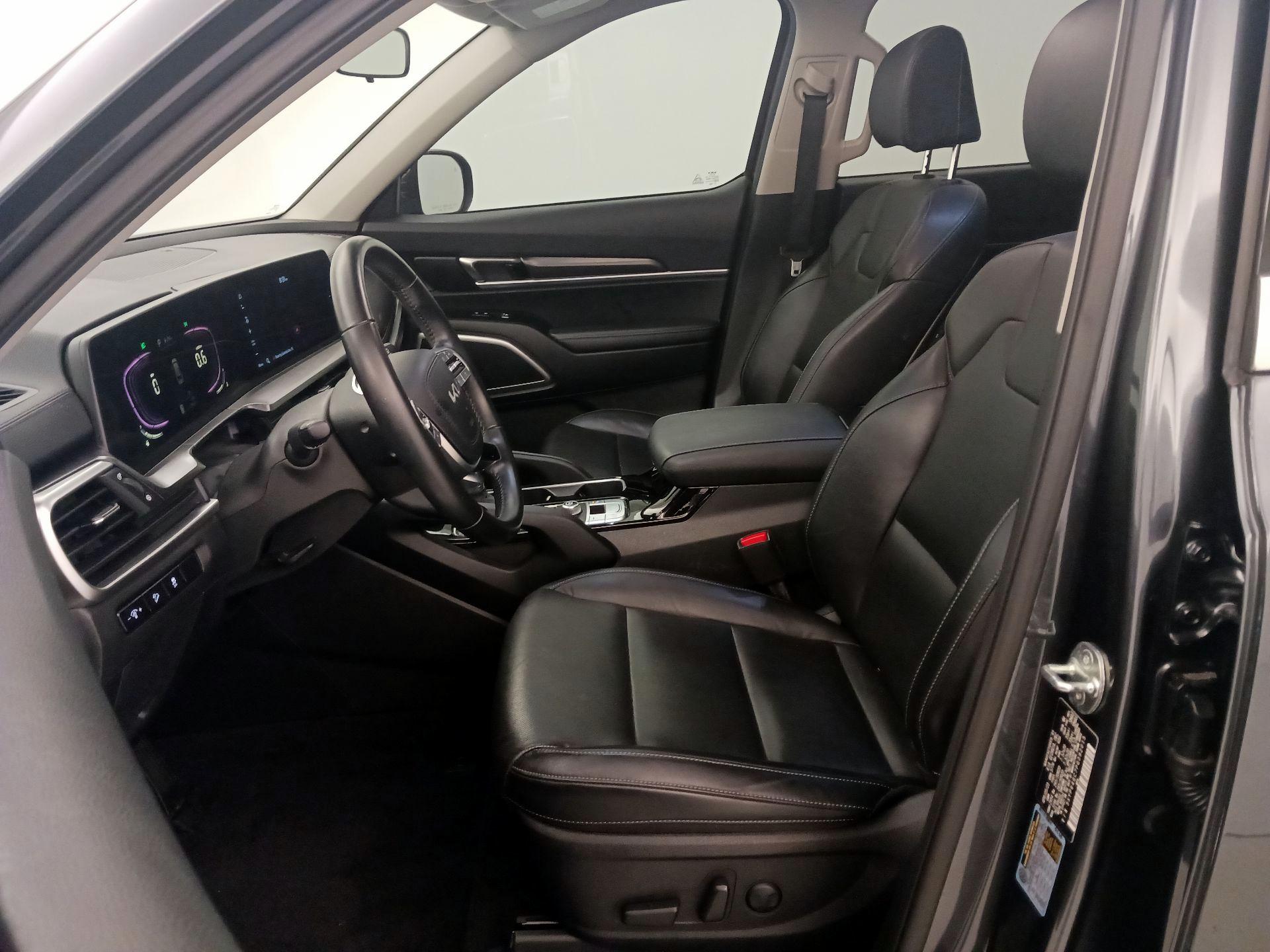 Thumbnail: 2023 Kia Telluride - 11